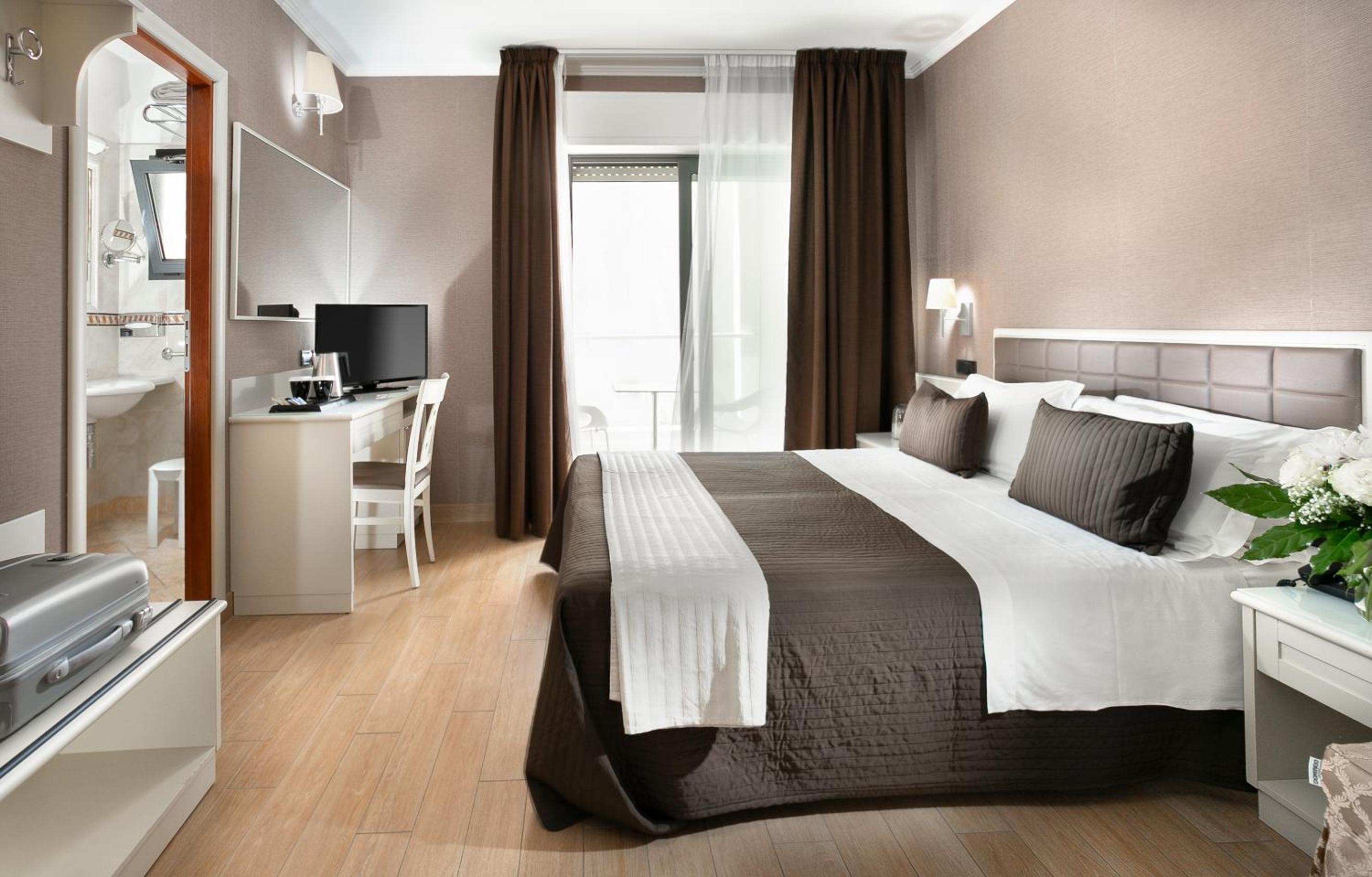 Superior Room with Lateral Sea View - Photo 3