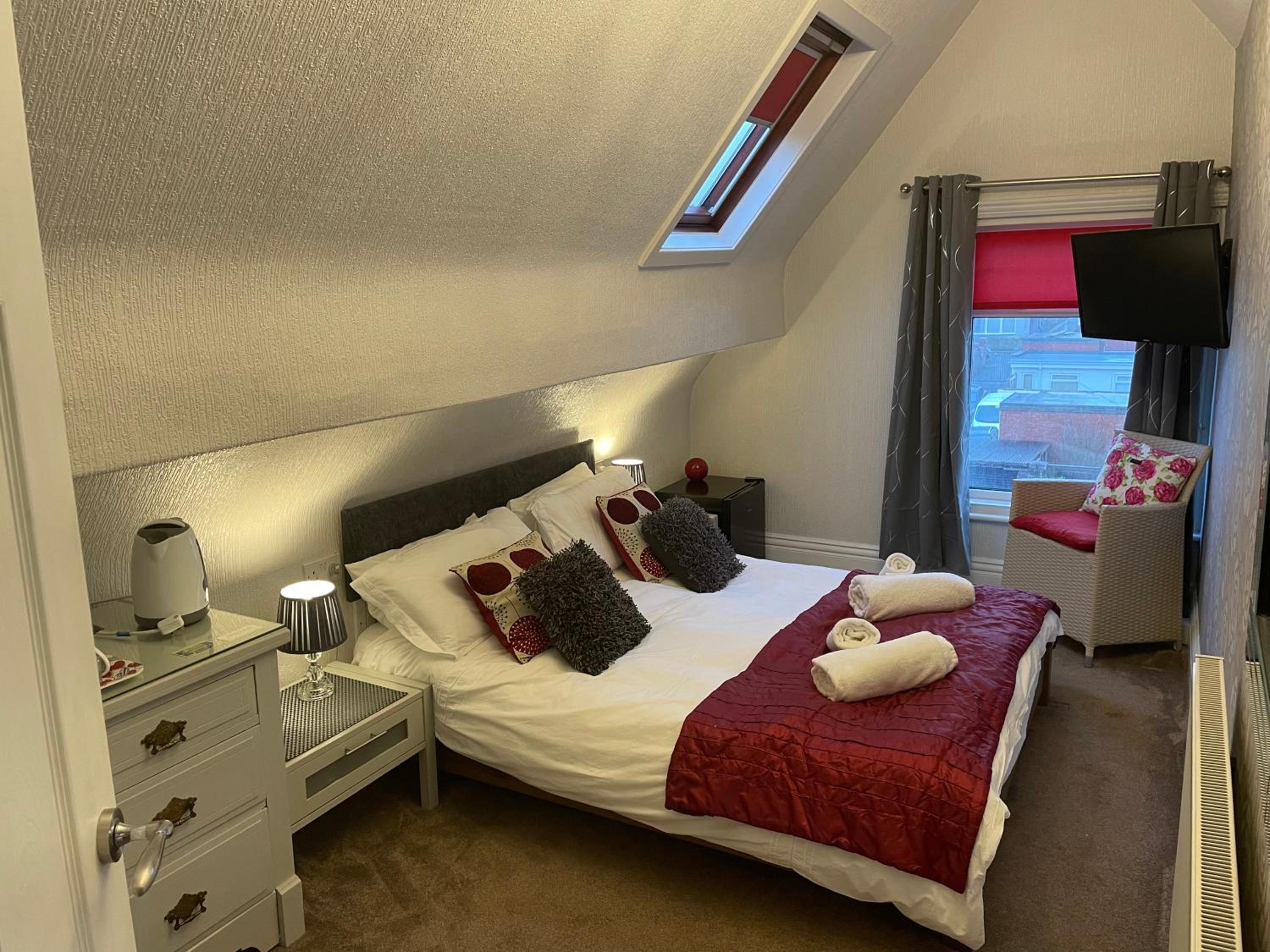 Premier King Room - Photo 20