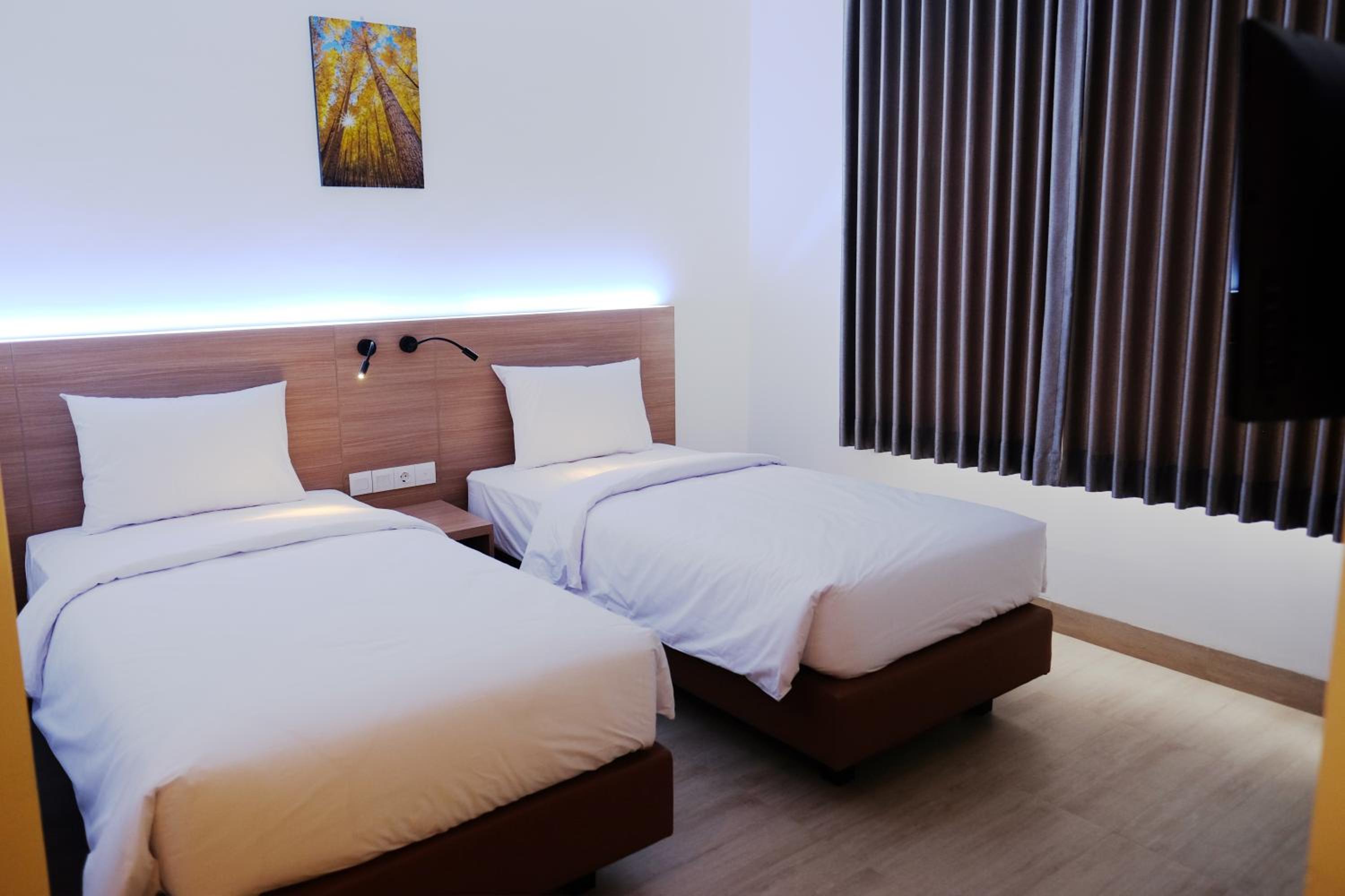 Standard Twin Room - Photo 2