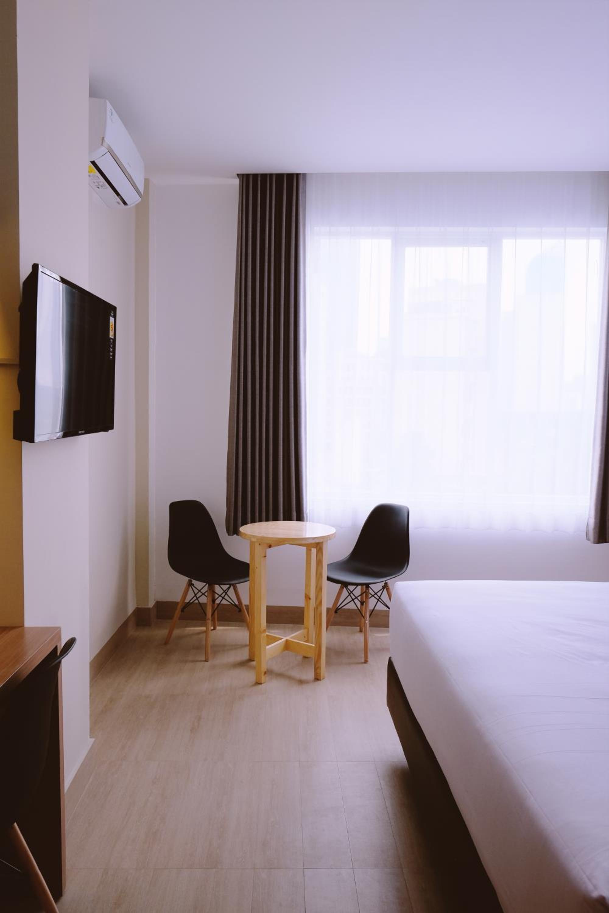 Deluxe Room - Photo 3