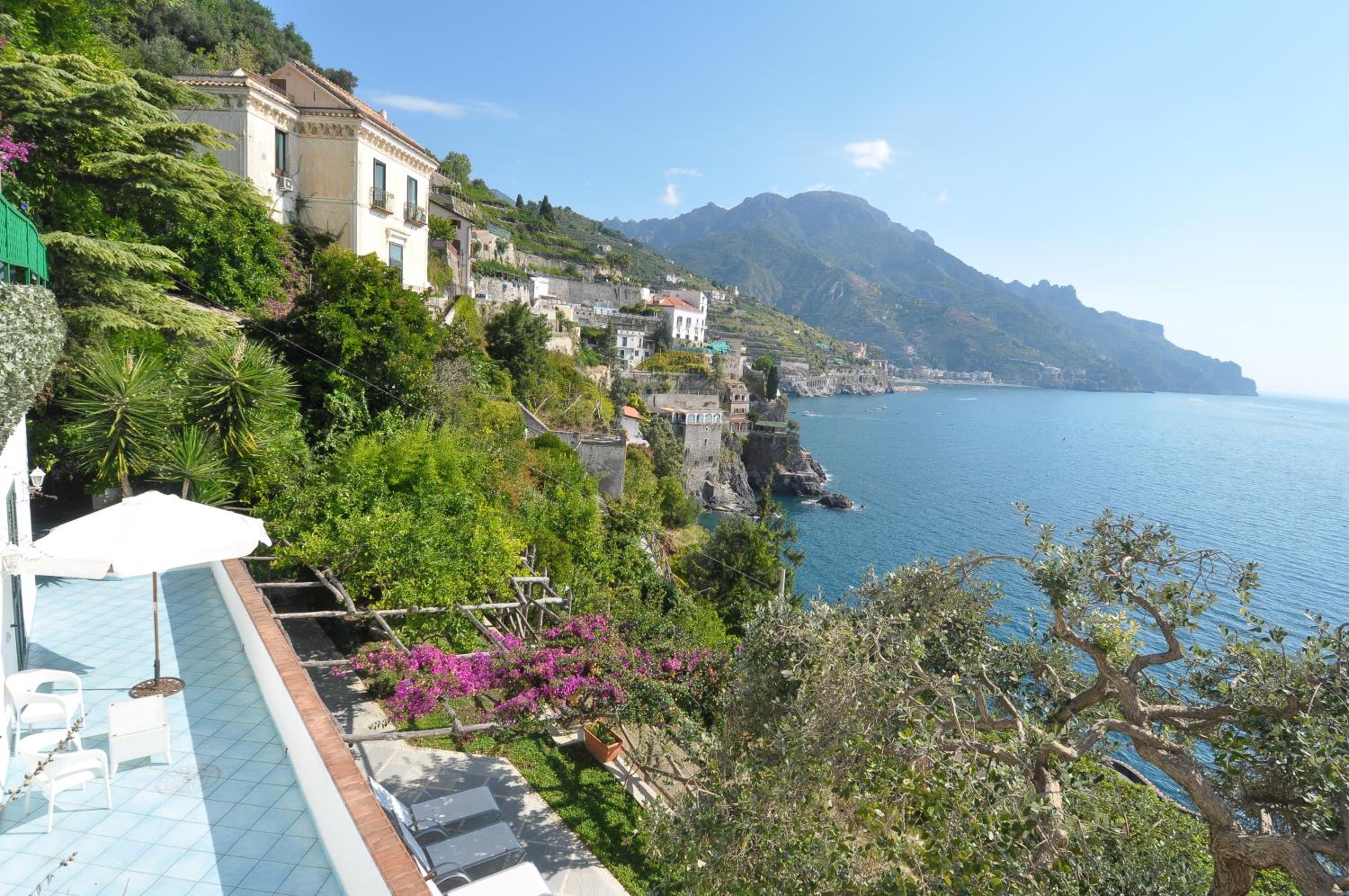 Villa with Sea View photo 2