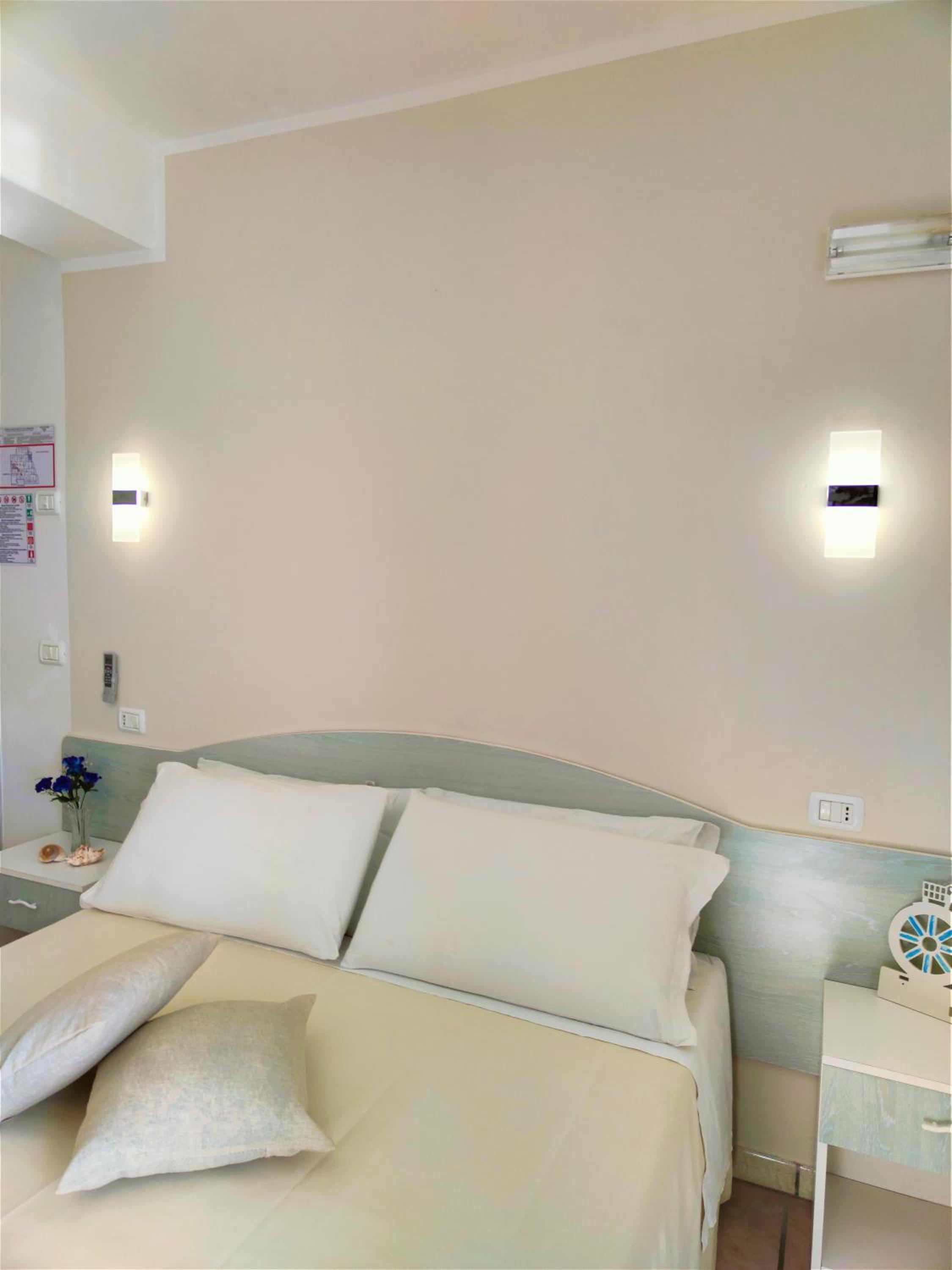 Standard Quadruple Room - Photo 4