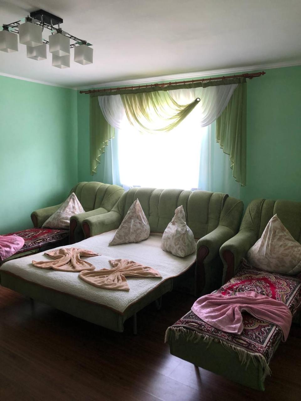 Three-Bedroom House photo 3