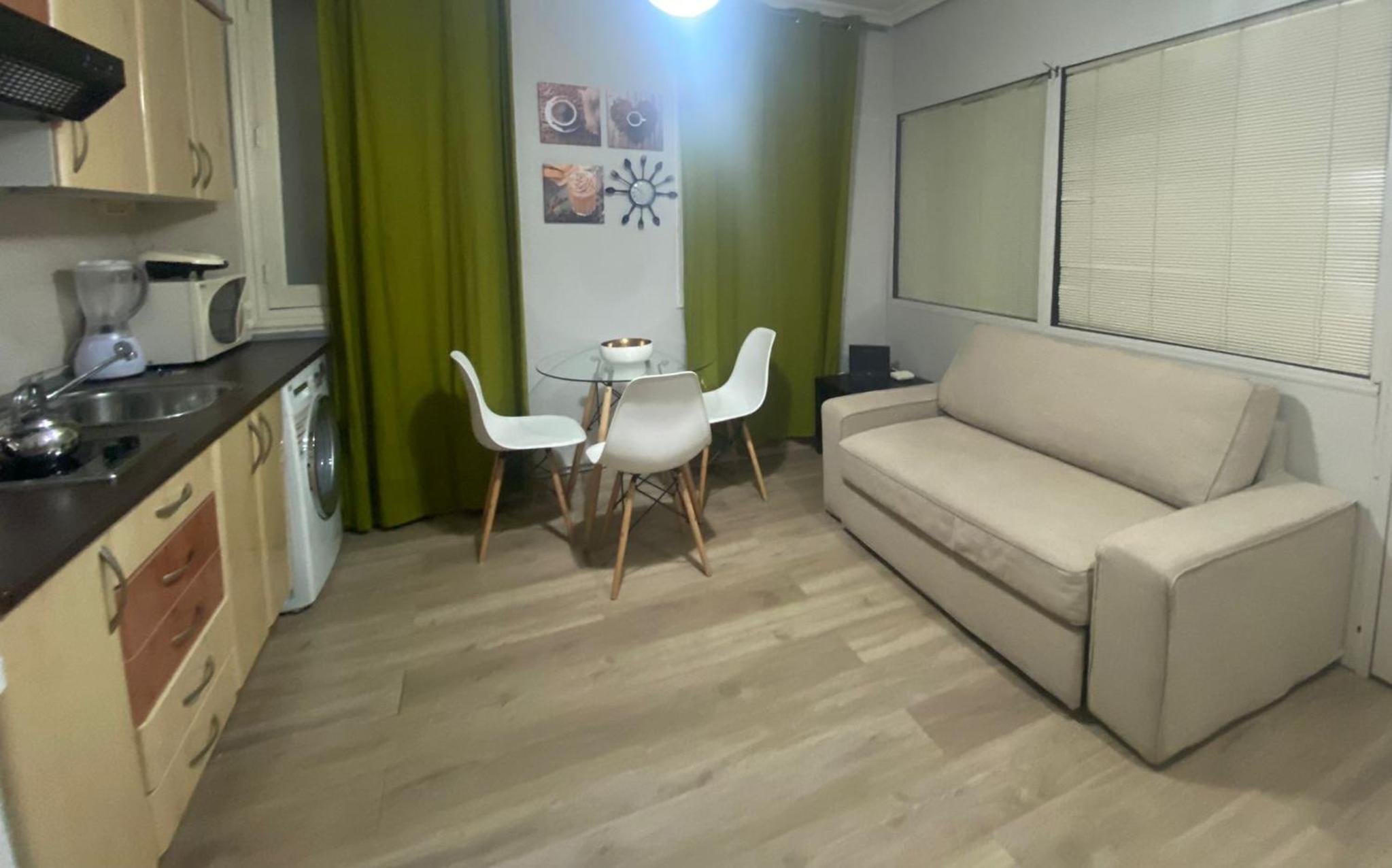 One-Bedroom Apartment - Photo 12