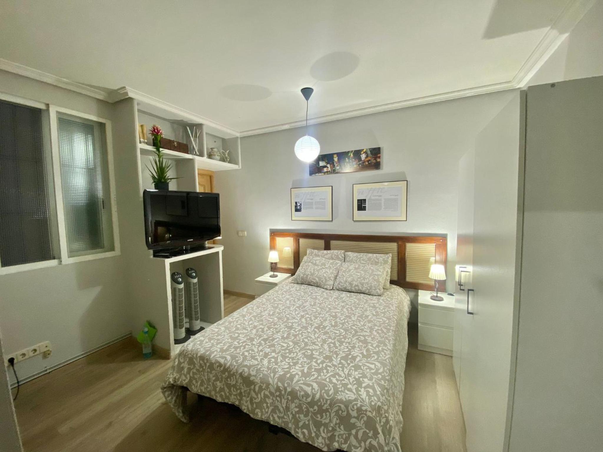 One-Bedroom Apartment - Photo 1