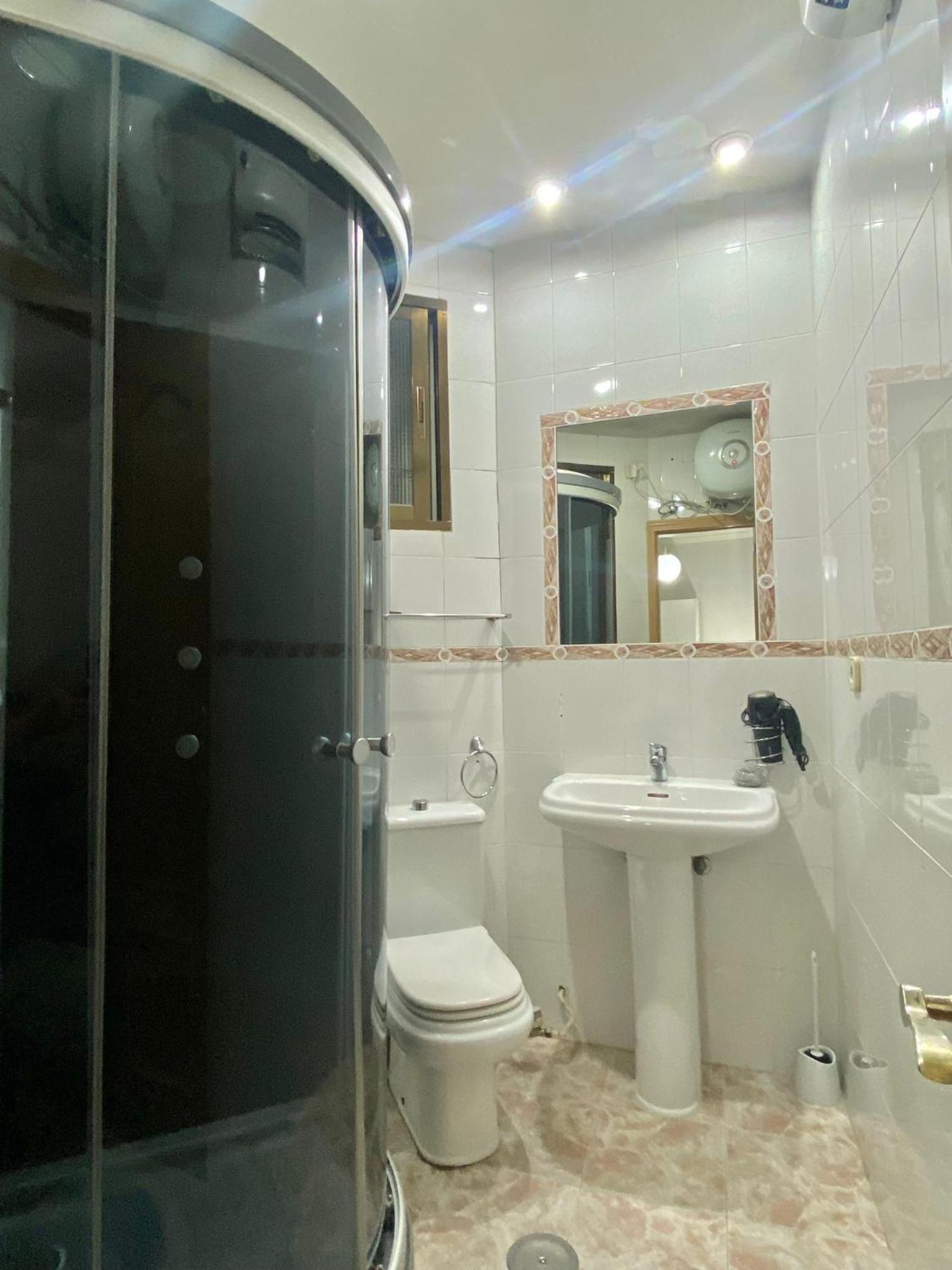One-Bedroom Apartment - Photo 2