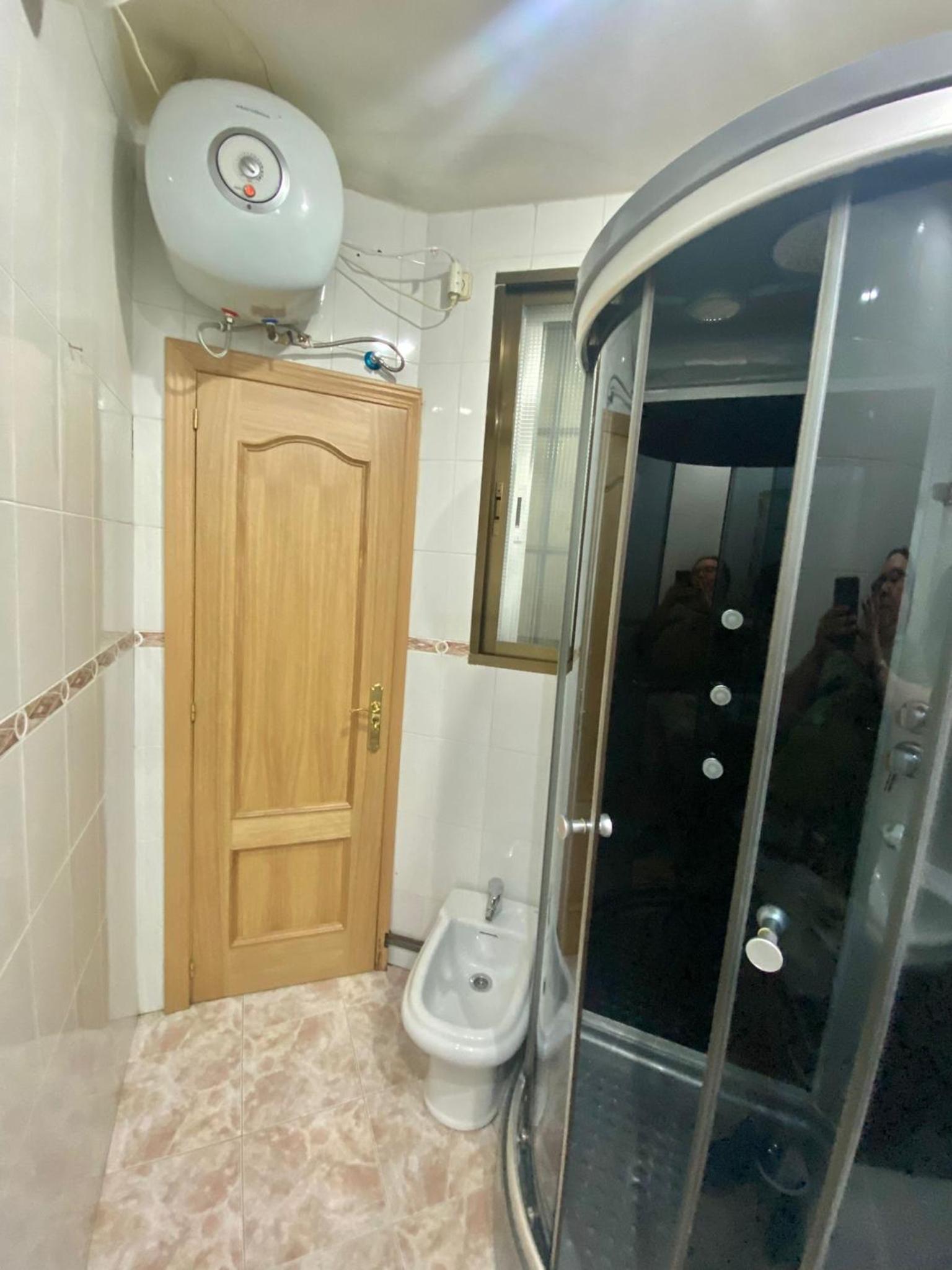 One-Bedroom Apartment - Photo 3