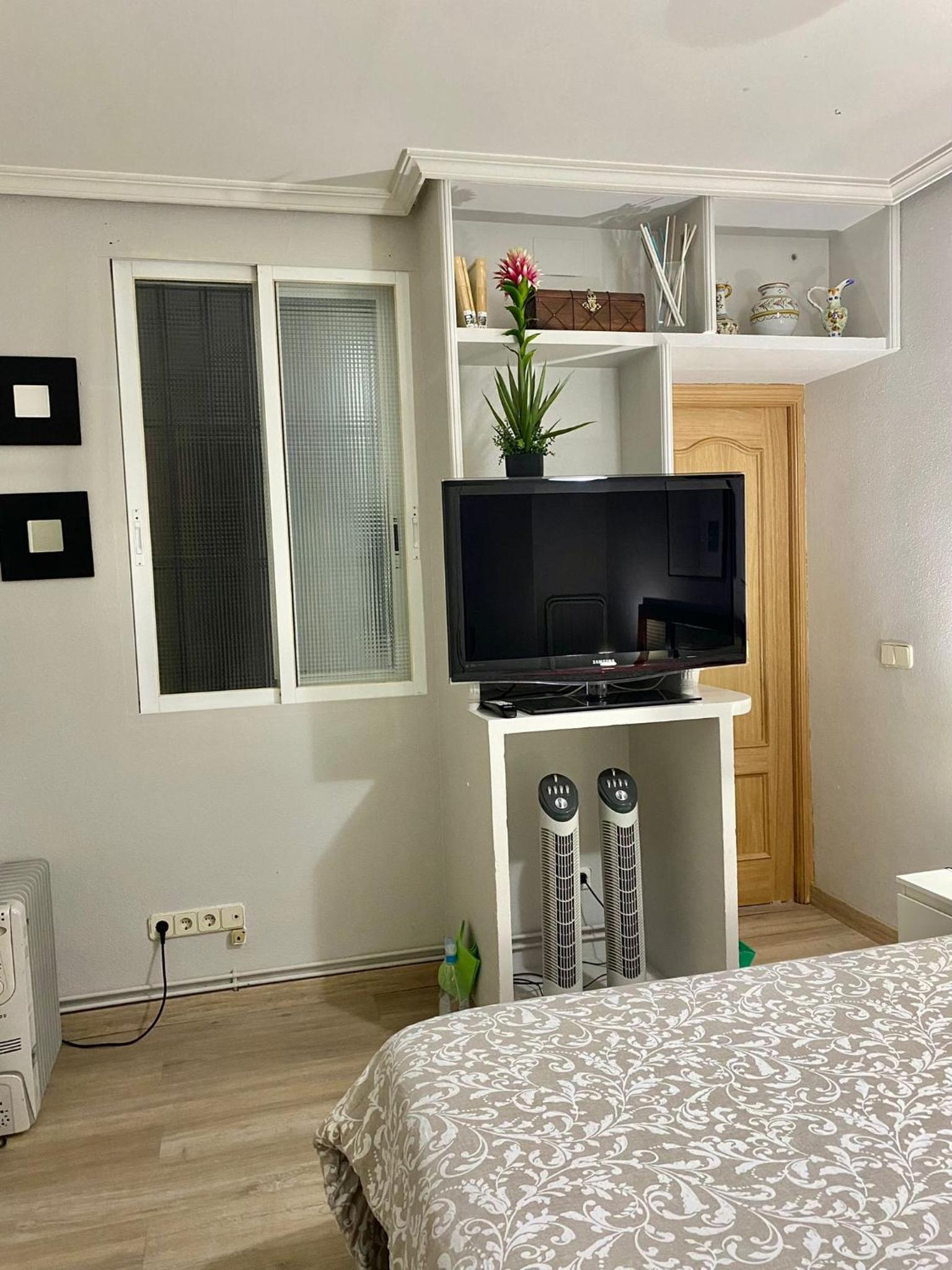One-Bedroom Apartment - Photo 6