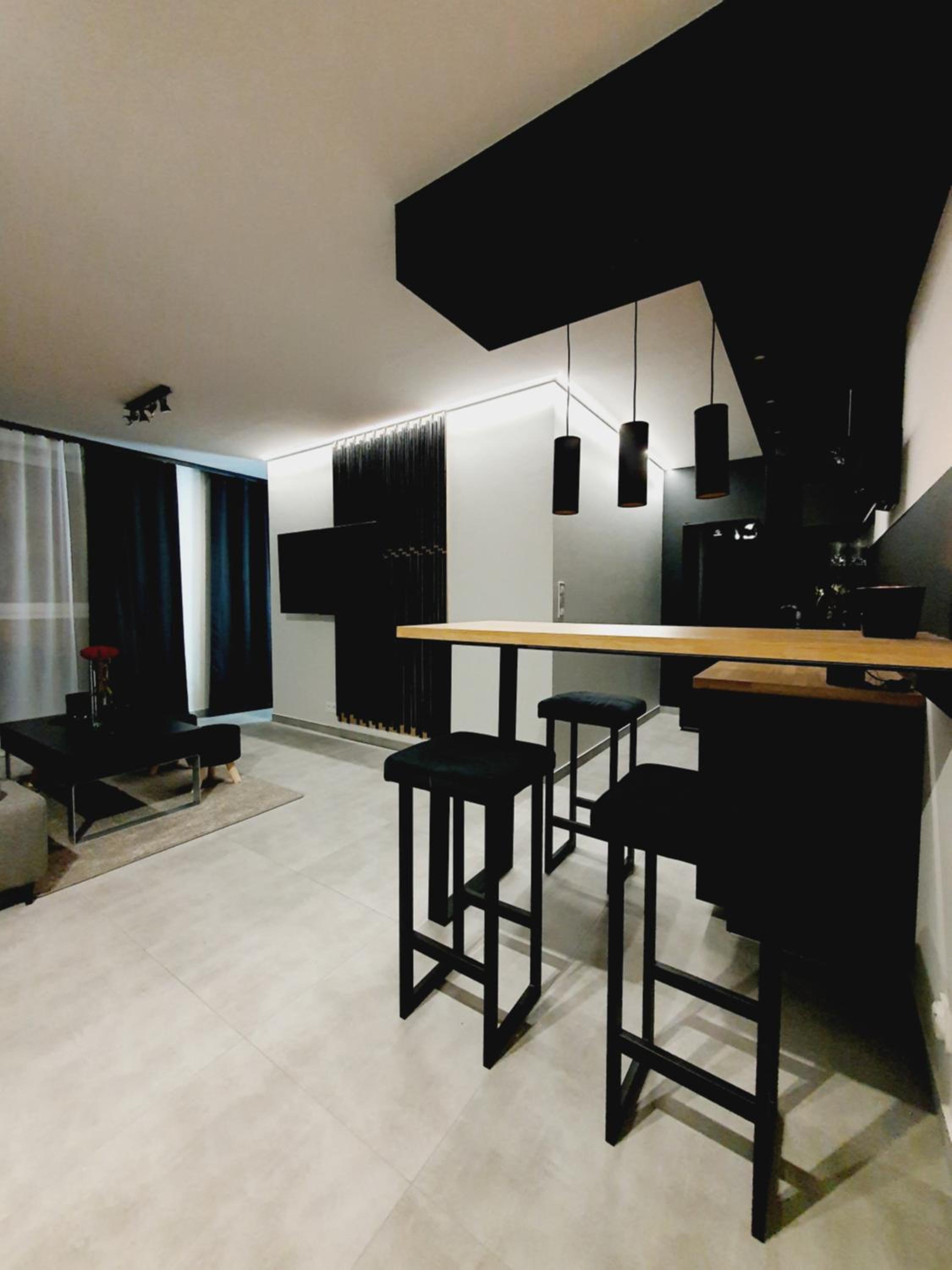 One-Bedroom Apartment photo 1