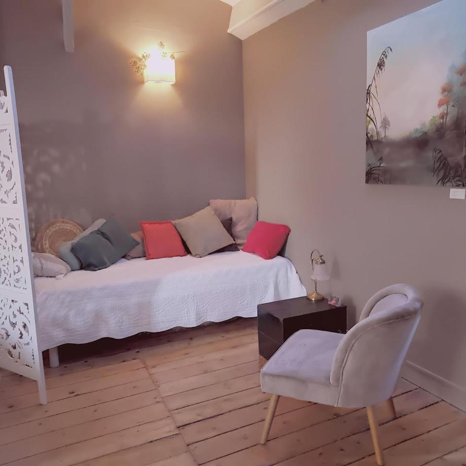 Triple Room with Private Bathroom - Photo 12