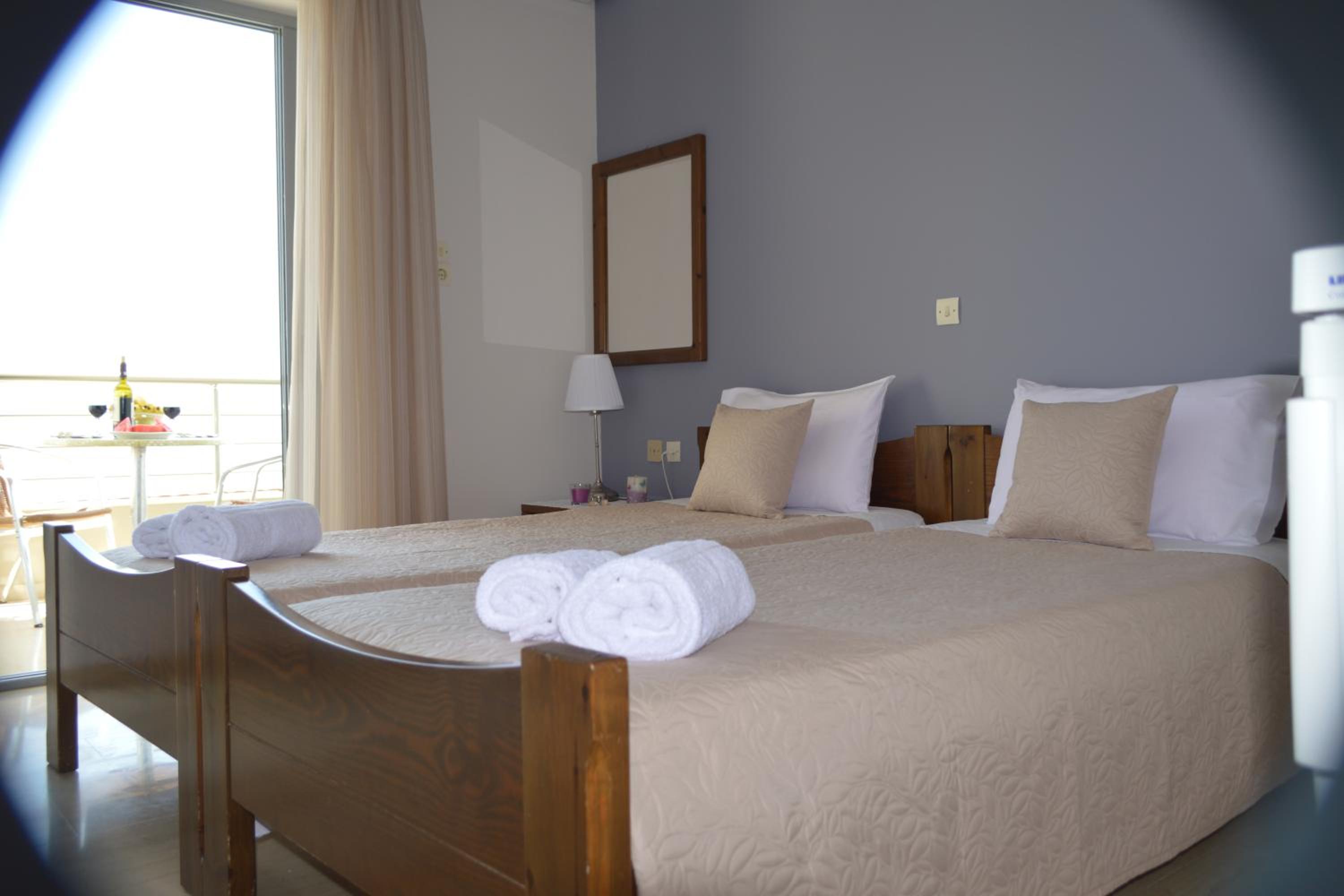 One-Bedroom Apartment - Photo 1