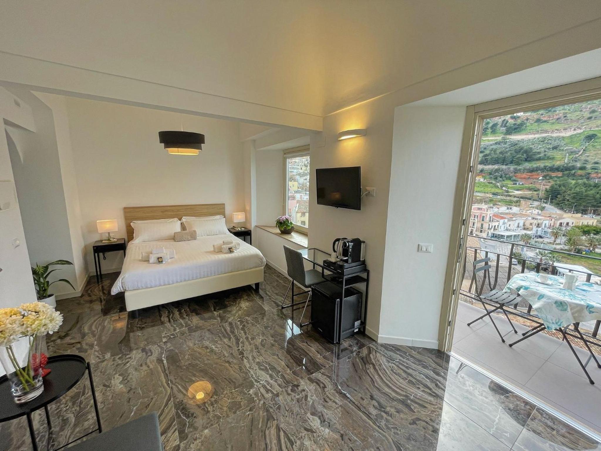 Suite with Sea View photo 2