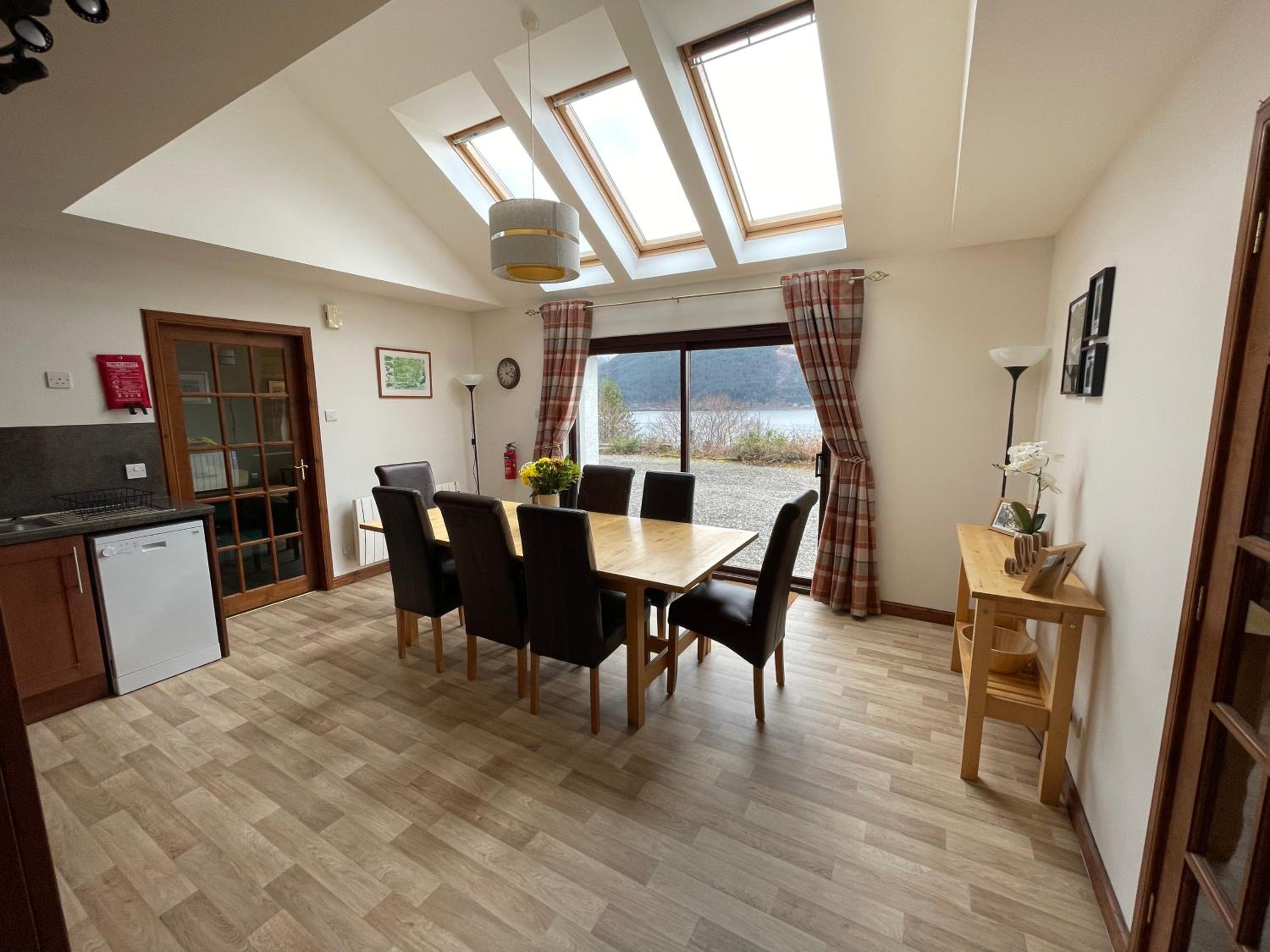 Four-Bedroom House photo 3
