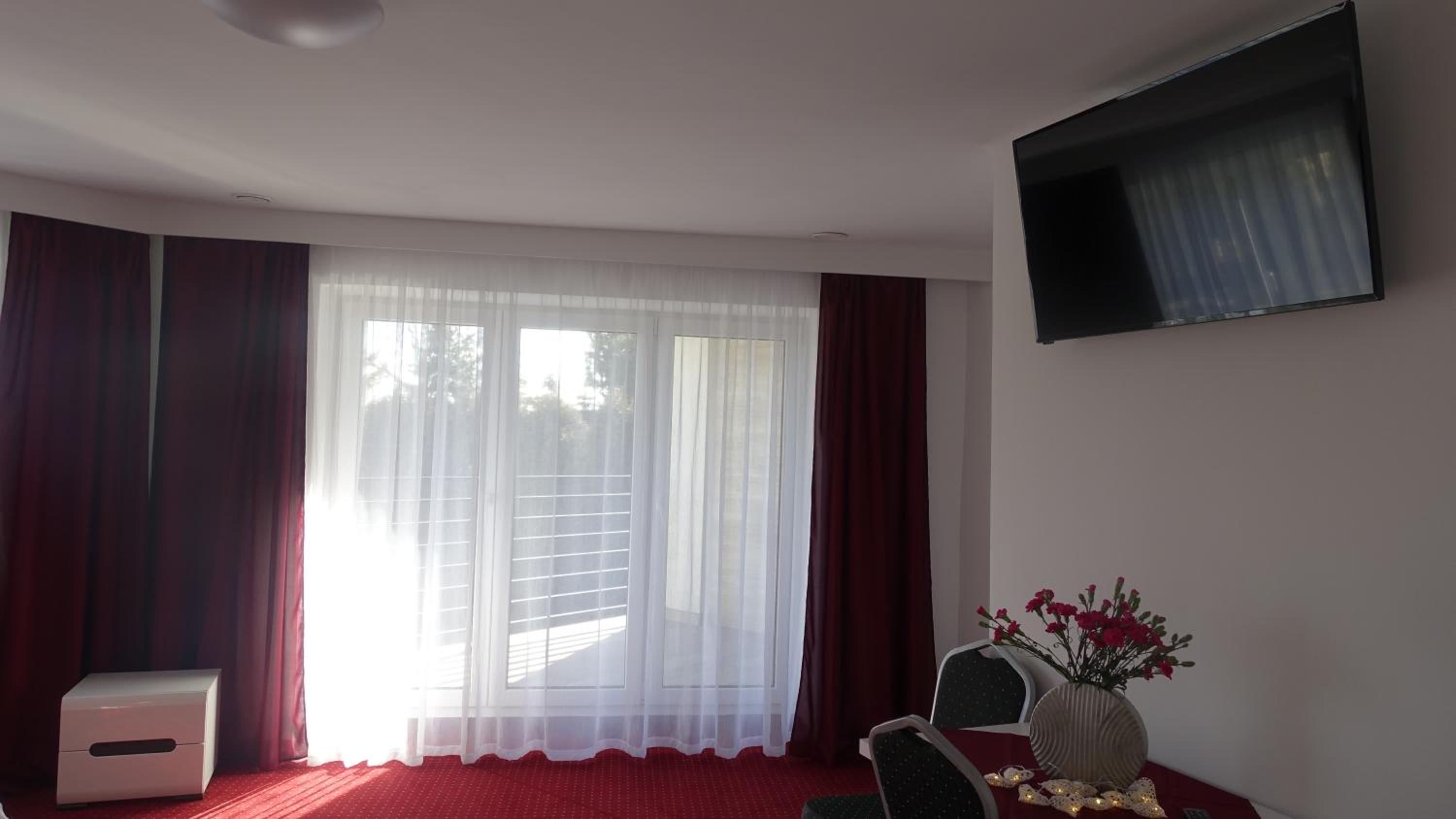 Triple Room with Private Bathroom photo 3