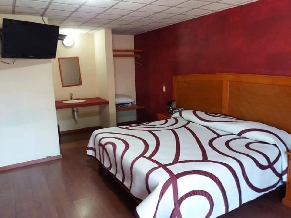 Double or Twin Room - Photo 5