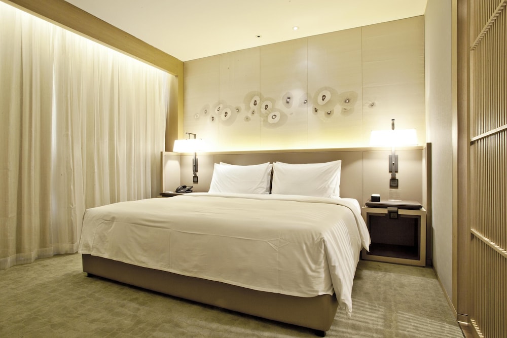 Business King Size Room photo 3