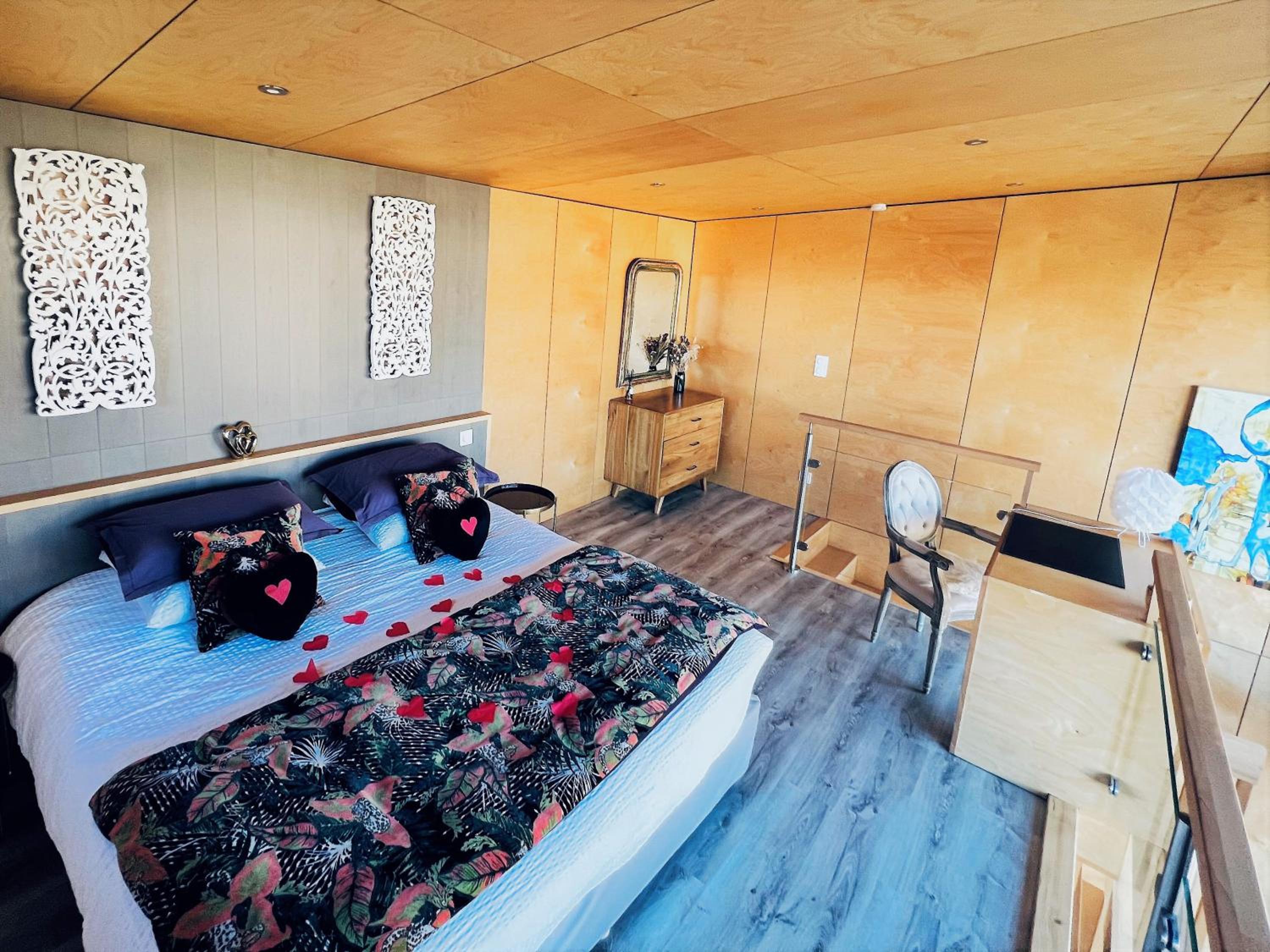 One-Bedroom House photo 2