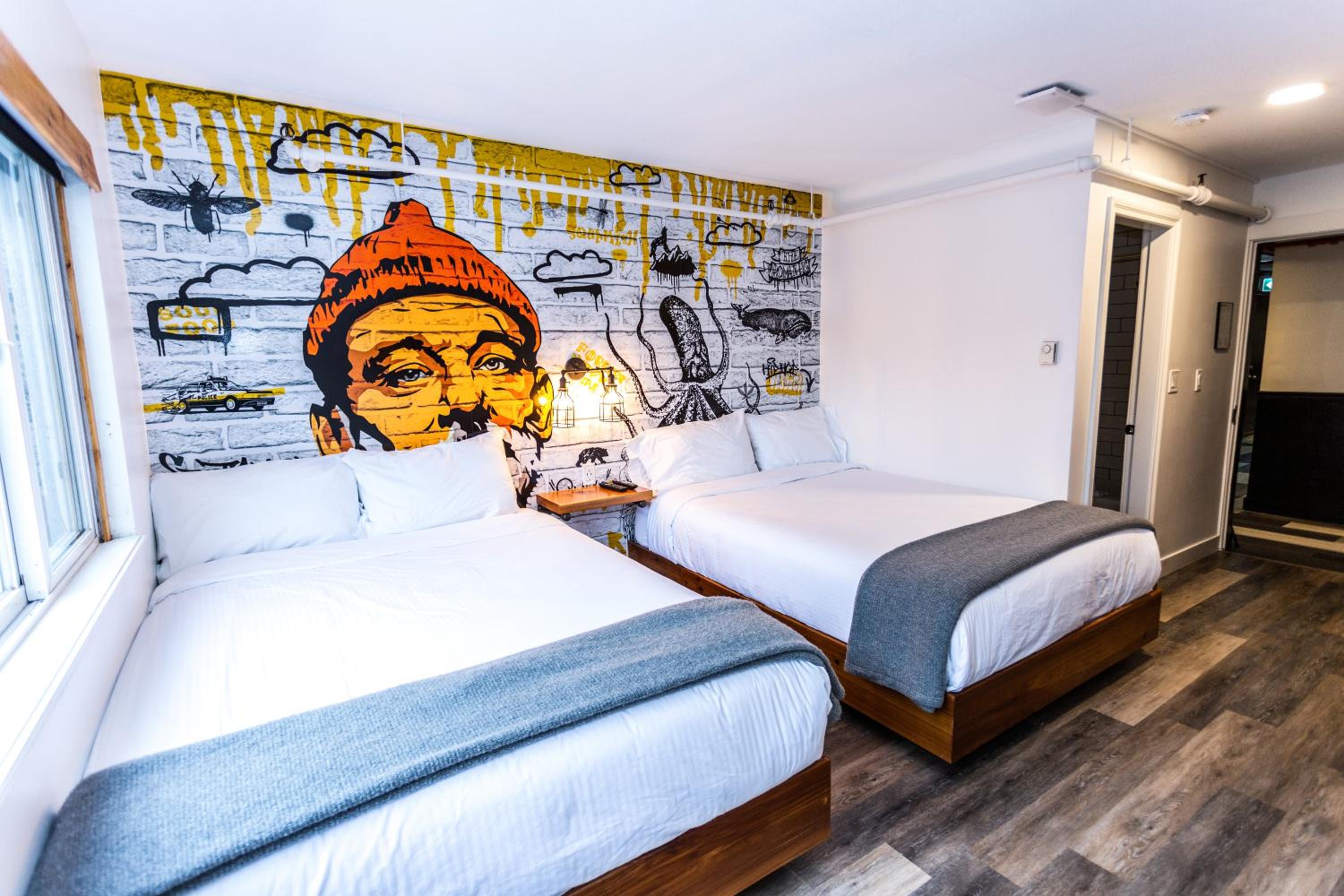 Standard Room, 2 Queen Beds, Mountain View photo 1