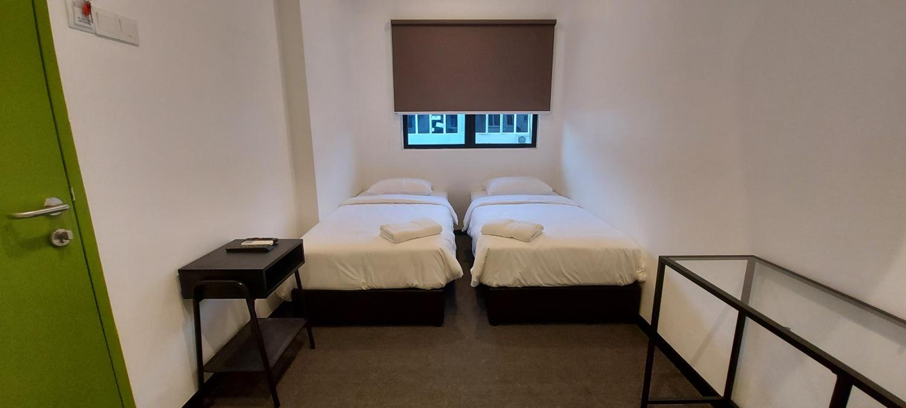 Twin Room with Bathroom - Photo 5