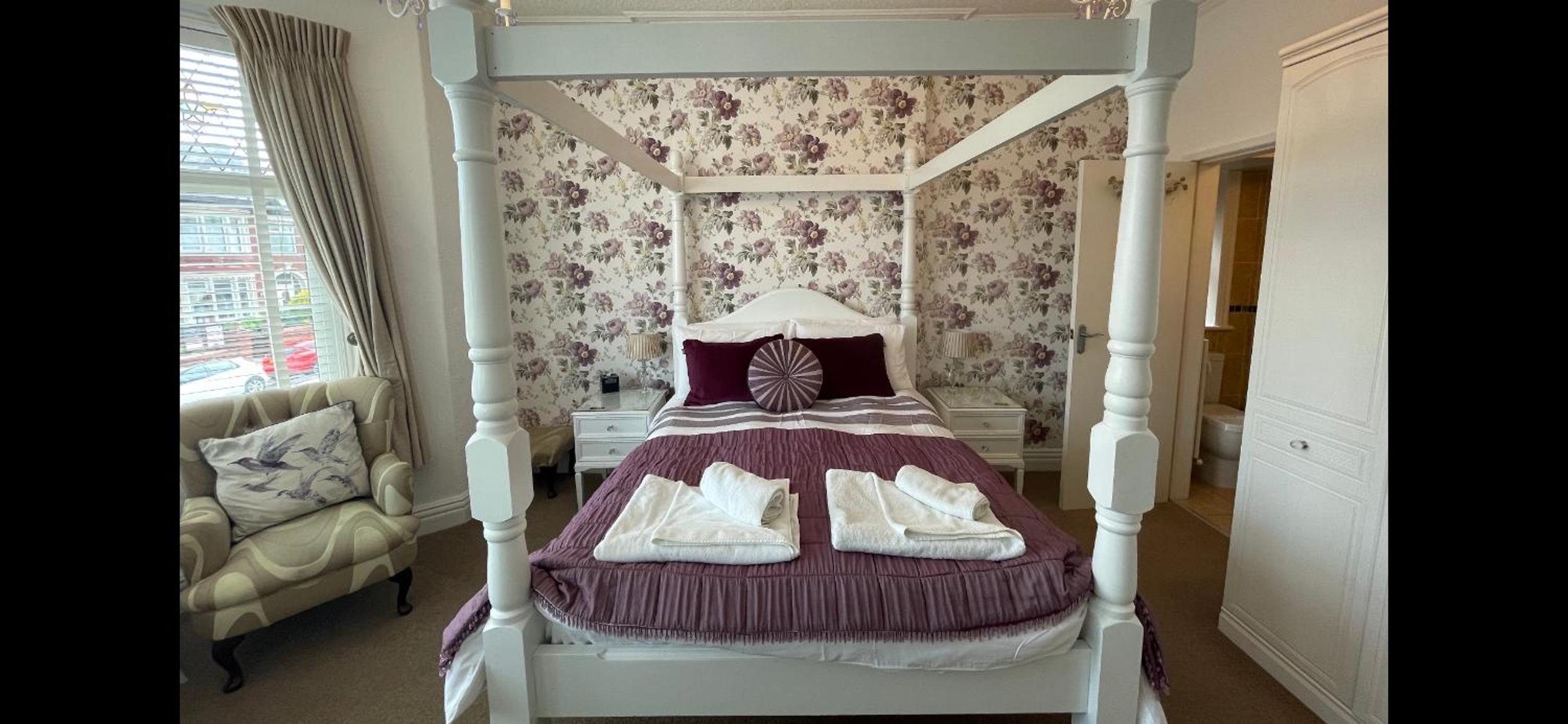 Deluxe Double Room - Photo 23