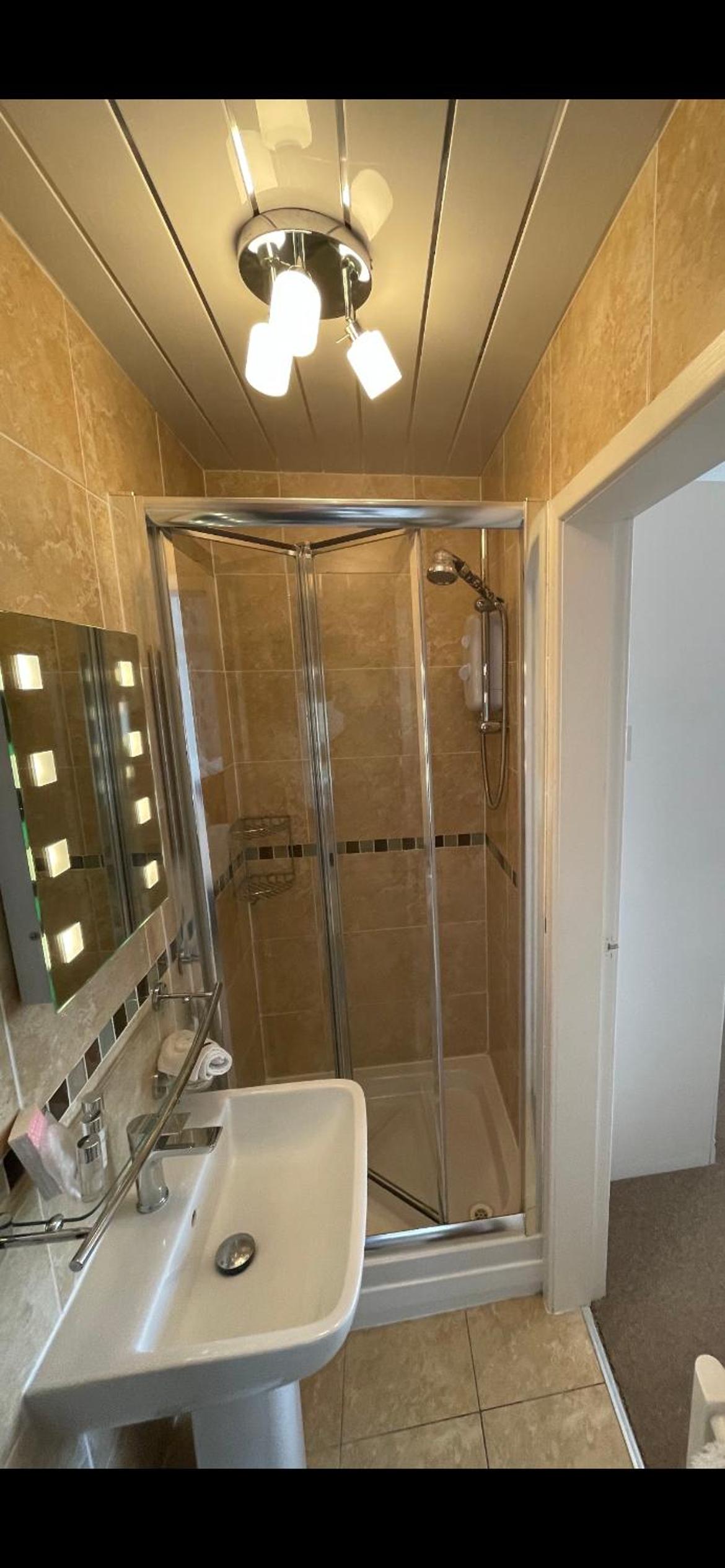 Deluxe Double Room - Photo 13