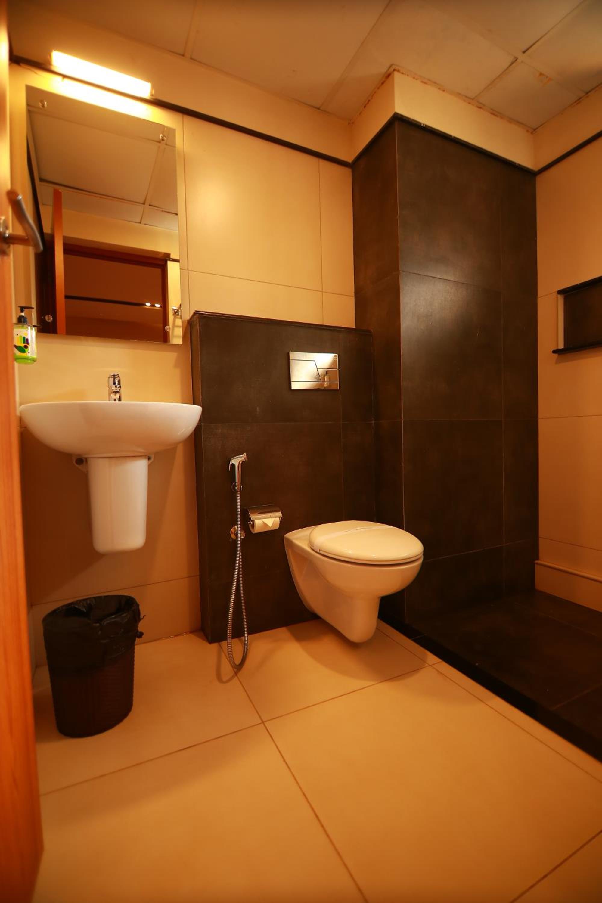Double Room with Lake View - Photo 7