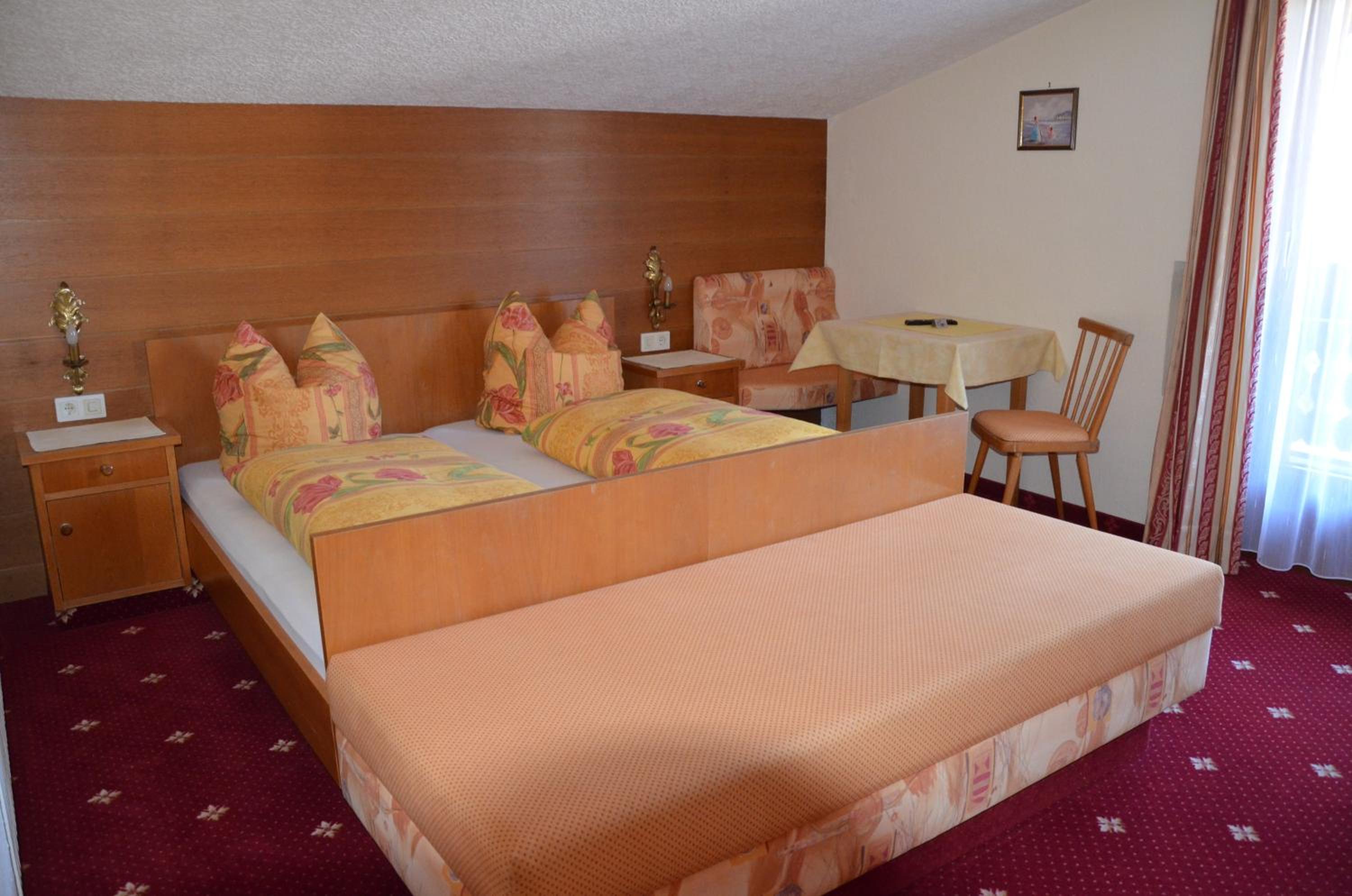 Budget Double Room with Balcony Street View photo 1