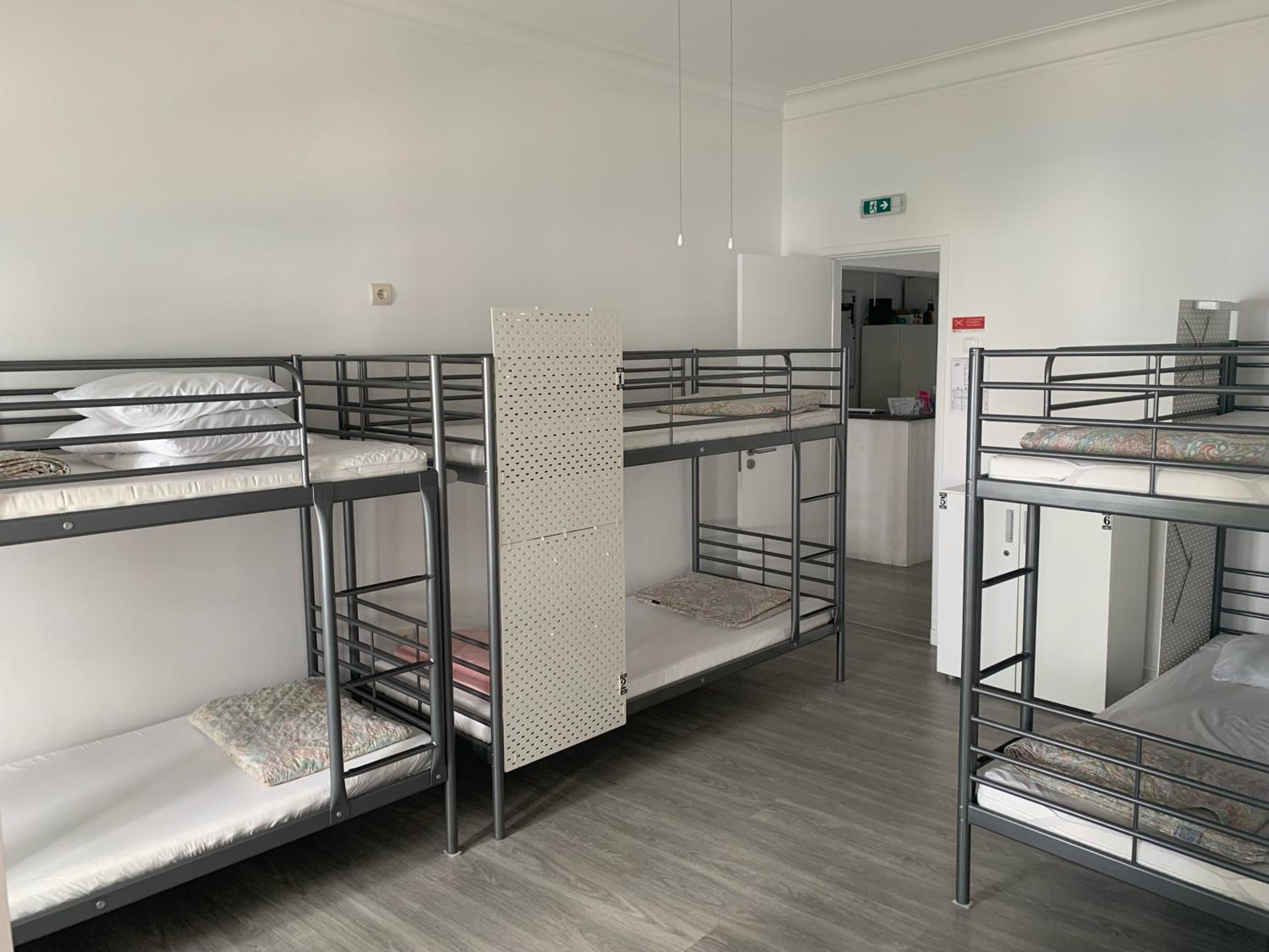 Bed in 6-Bed Female Dormitory Room photo 3