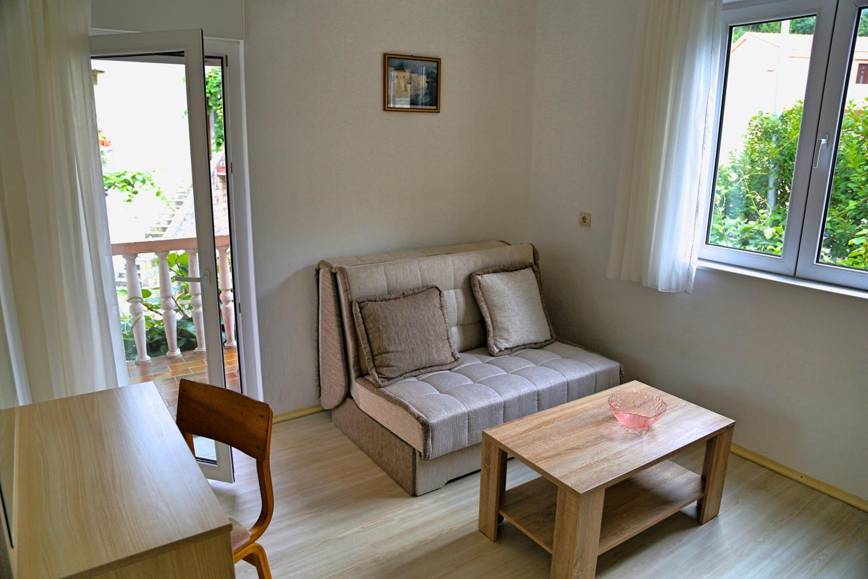 Apartment with Balcony photo 3