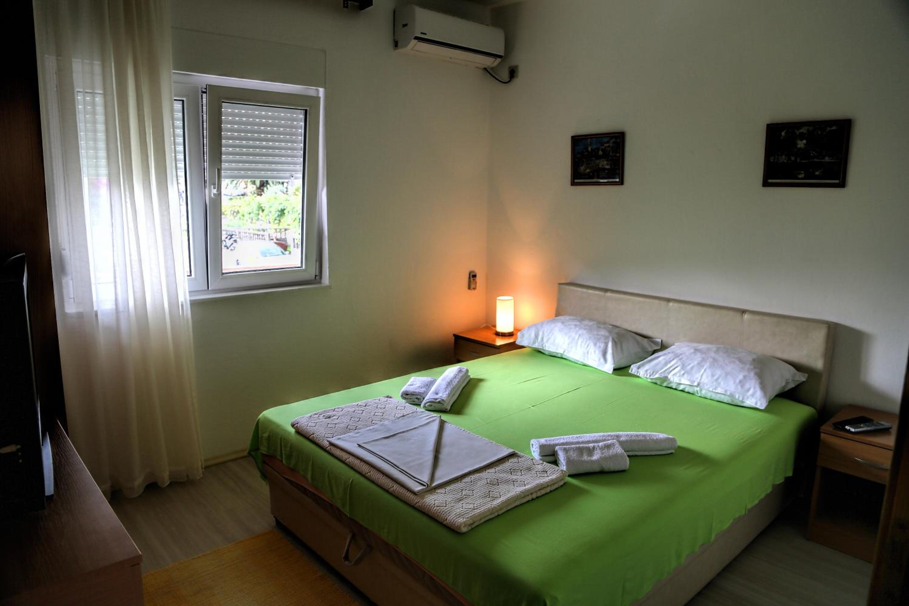 Apartment with Balcony photo 2