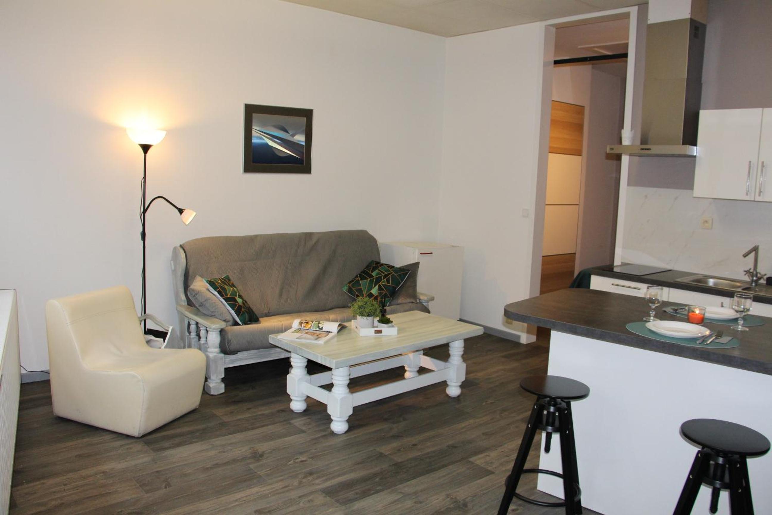 One-Bedroom Apartment photo 2