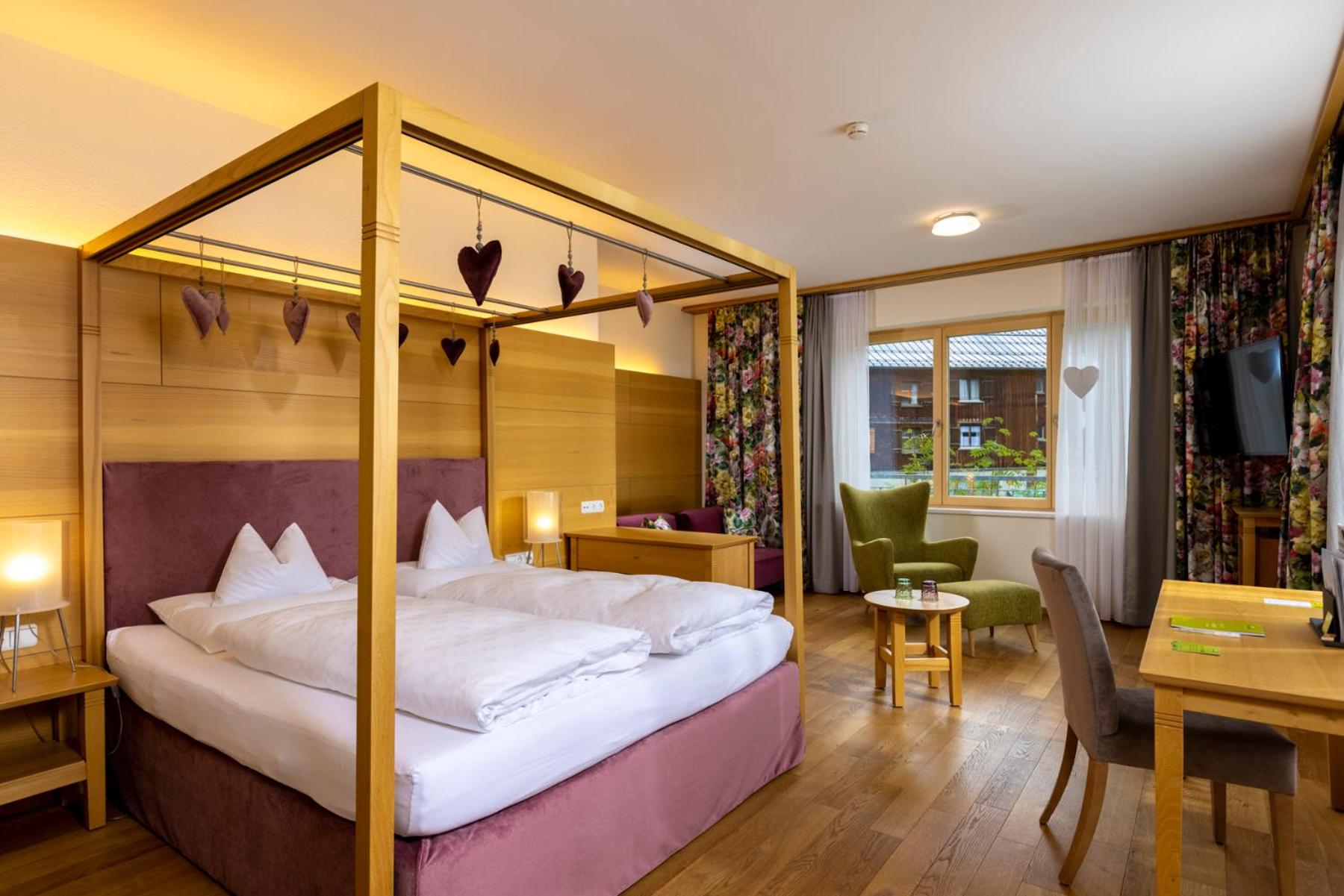 Suite - Photo 1