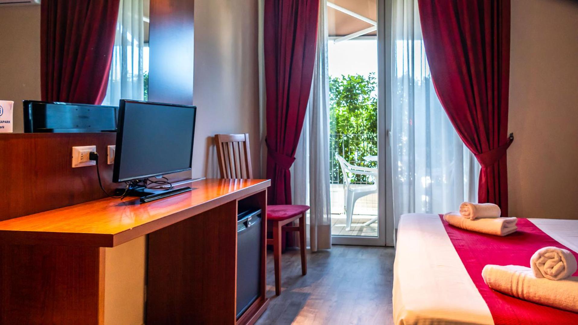 Triple Room - Photo 7