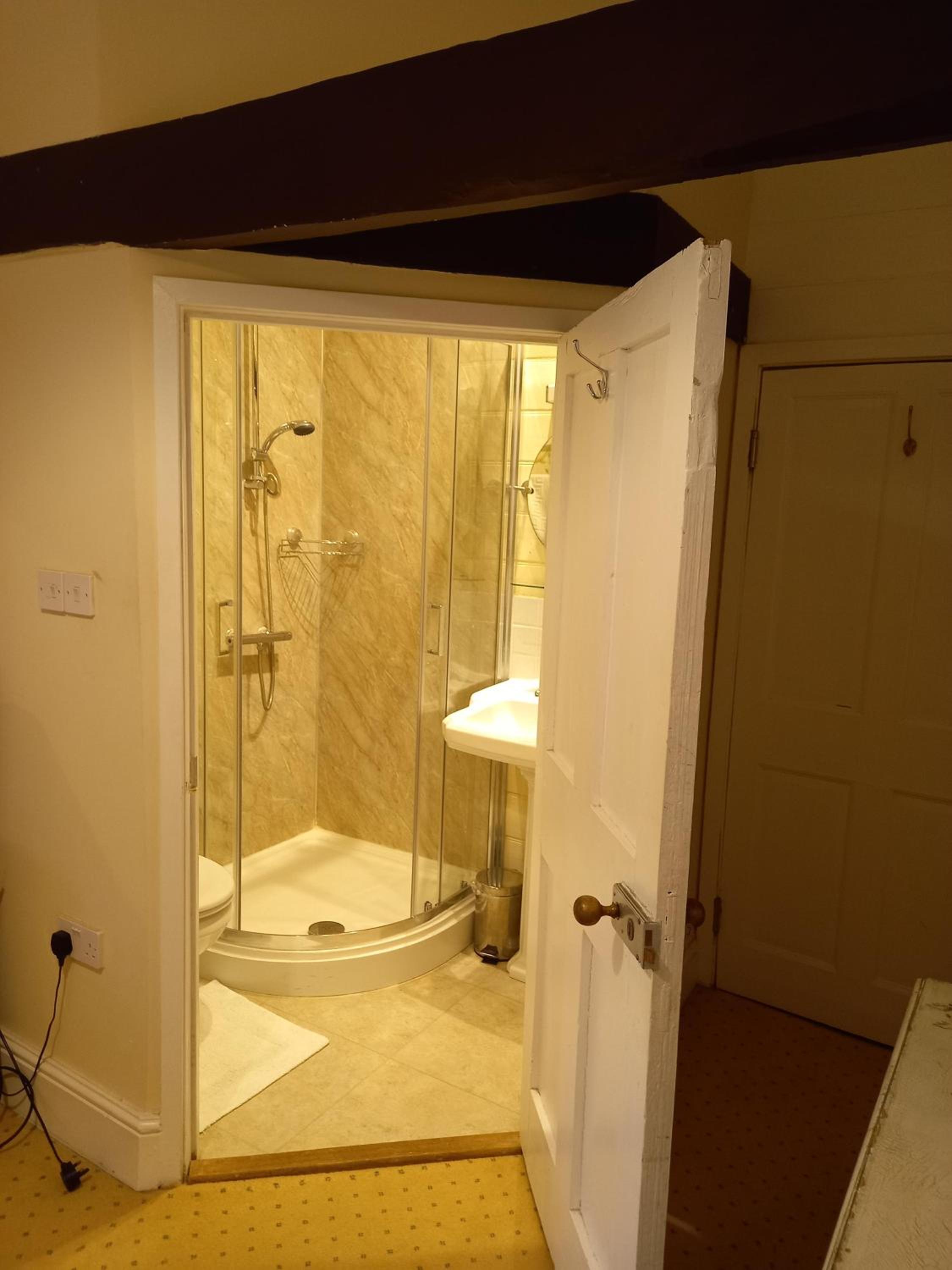 Double Room with Private Bathroom photo 2