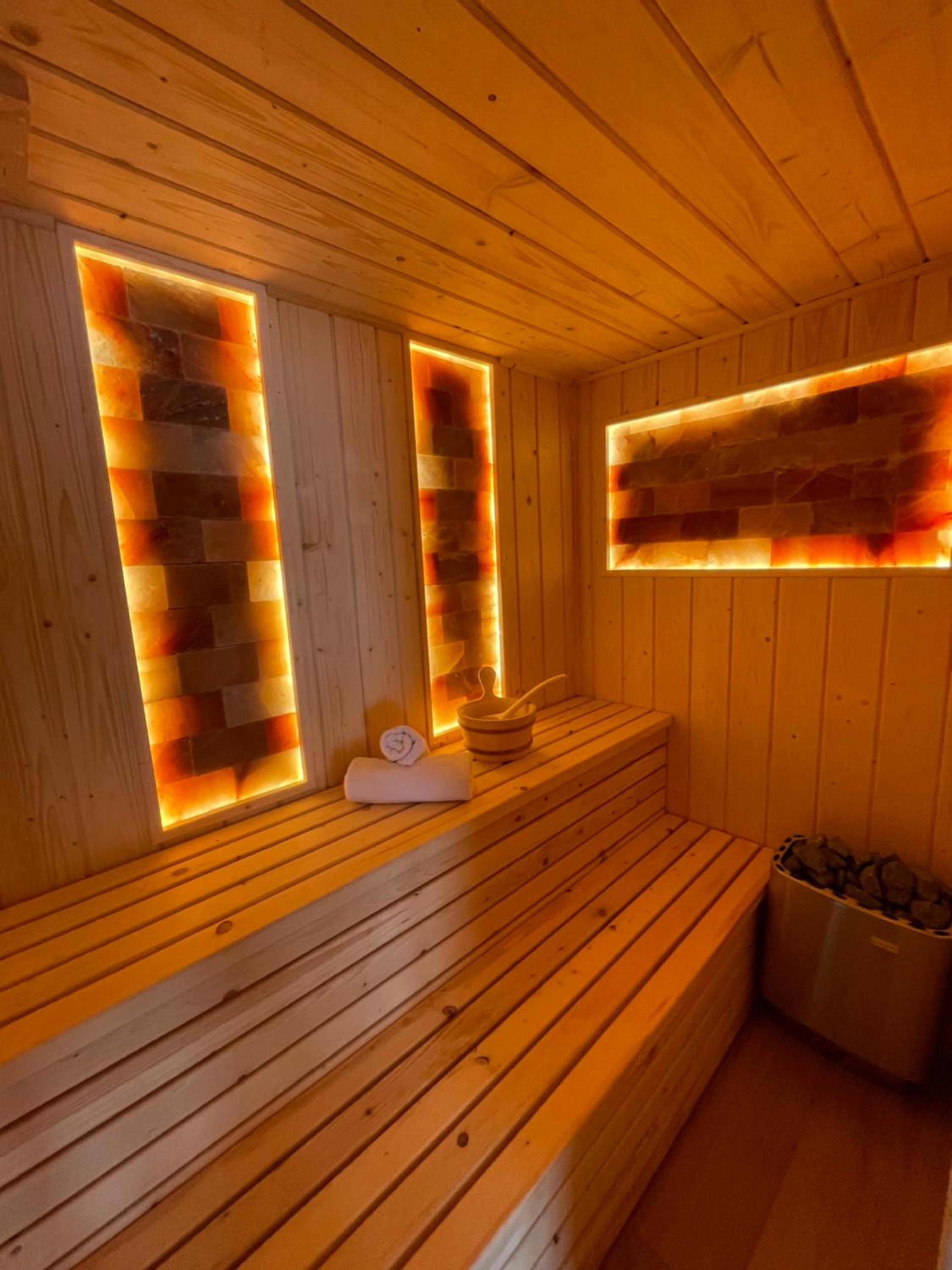 Double Room with Spa Access photo 3