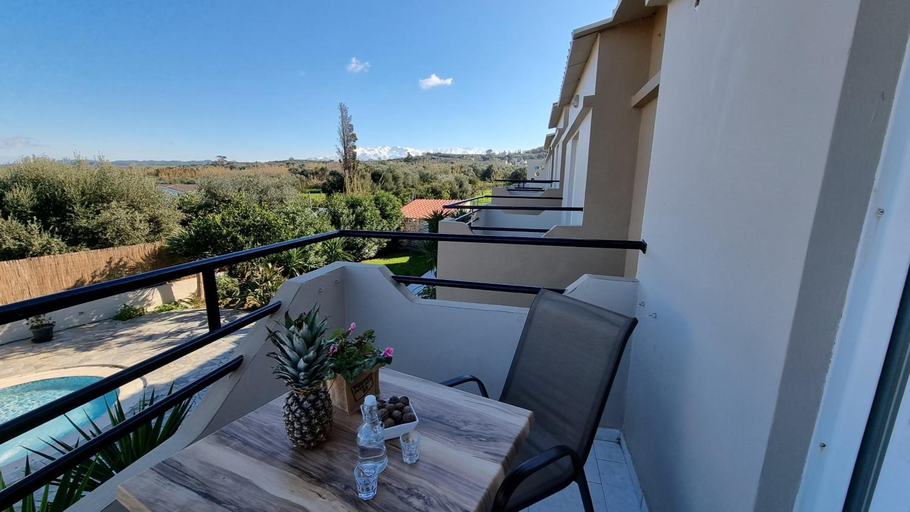Double Room with Balcony - Photo 6