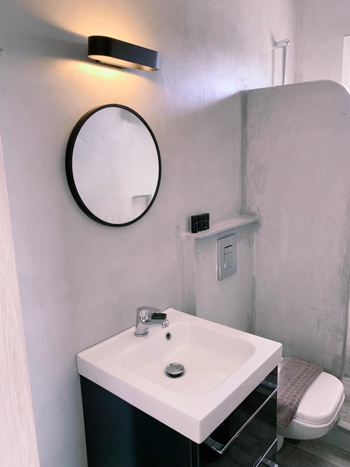 Deluxe Room with Sea View - Photo 4