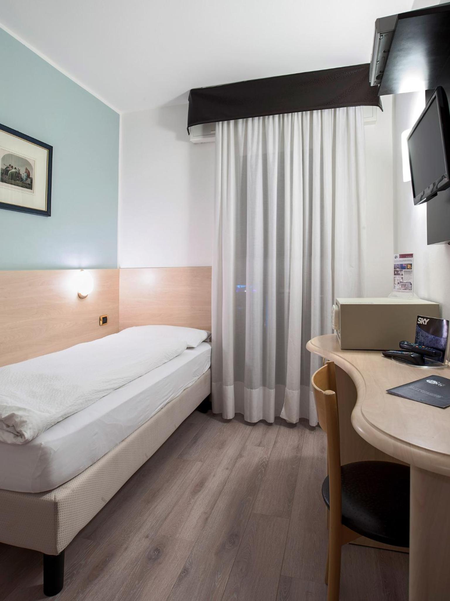 Single Room photo 3