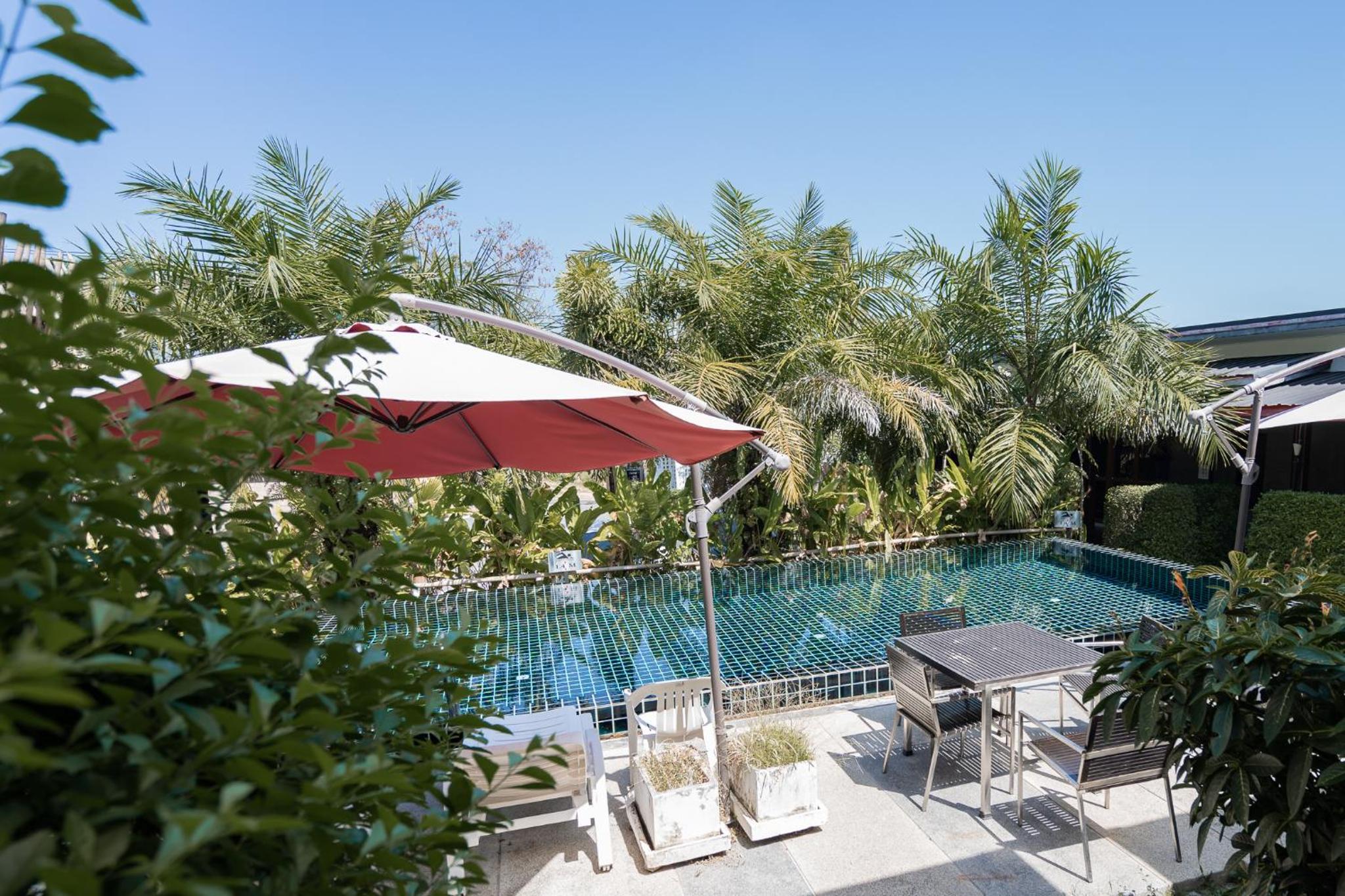 Double or Twin Room with Pool View - Photo 8