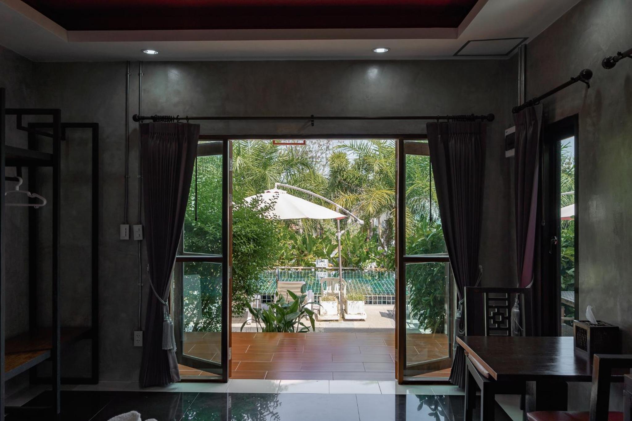Double or Twin Room with Pool View - Photo 9