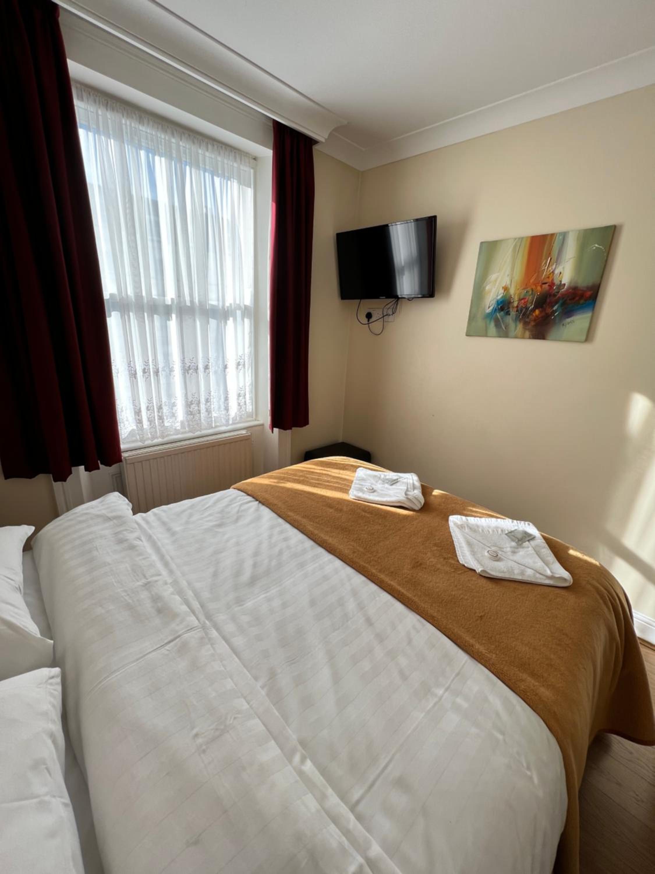 Double Room with Private Bathroom photo 2