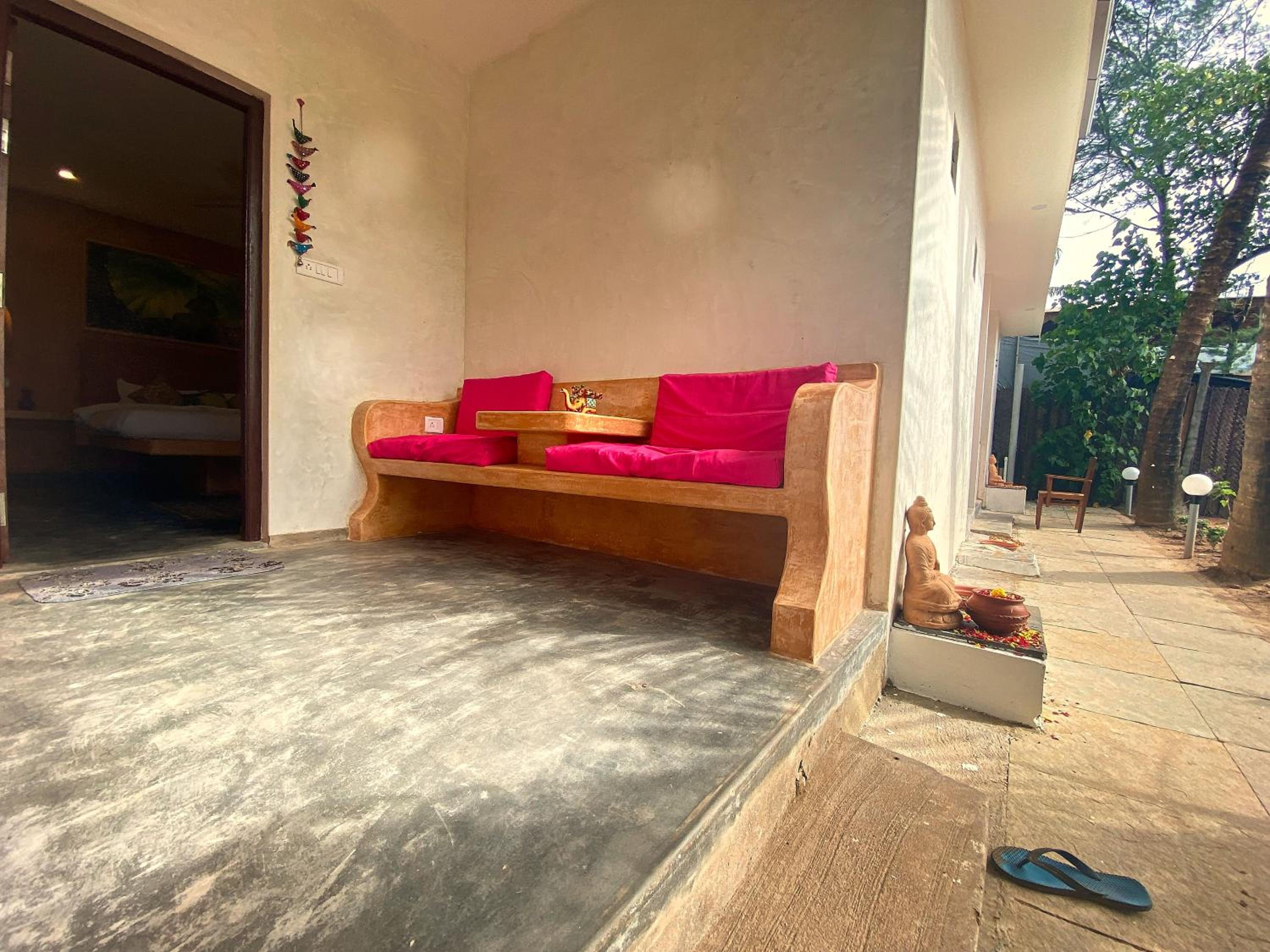 Deluxe Double Room with Side Sea View photo 3