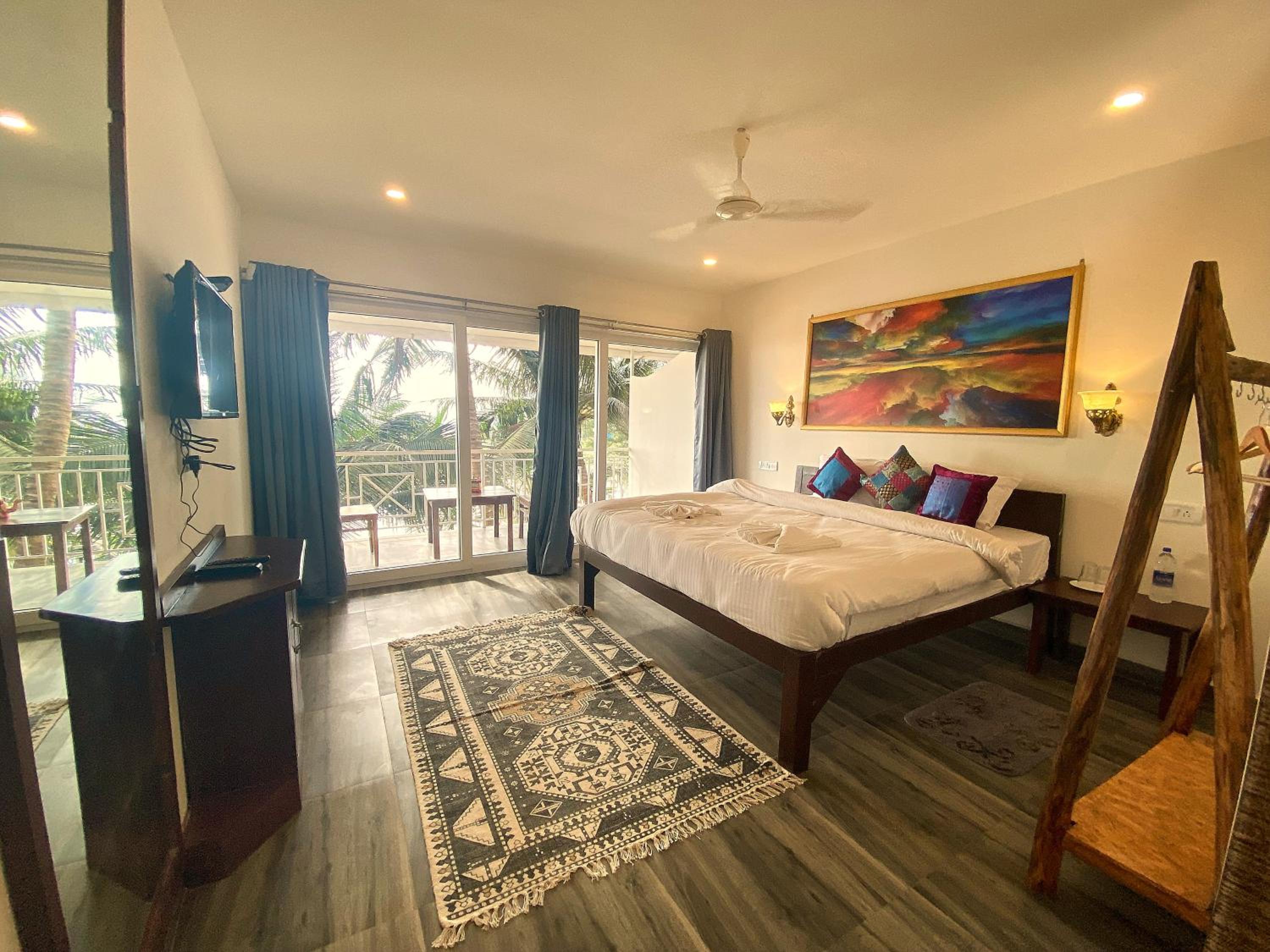 Deluxe Double Room with Balcony and Sea View photo 3