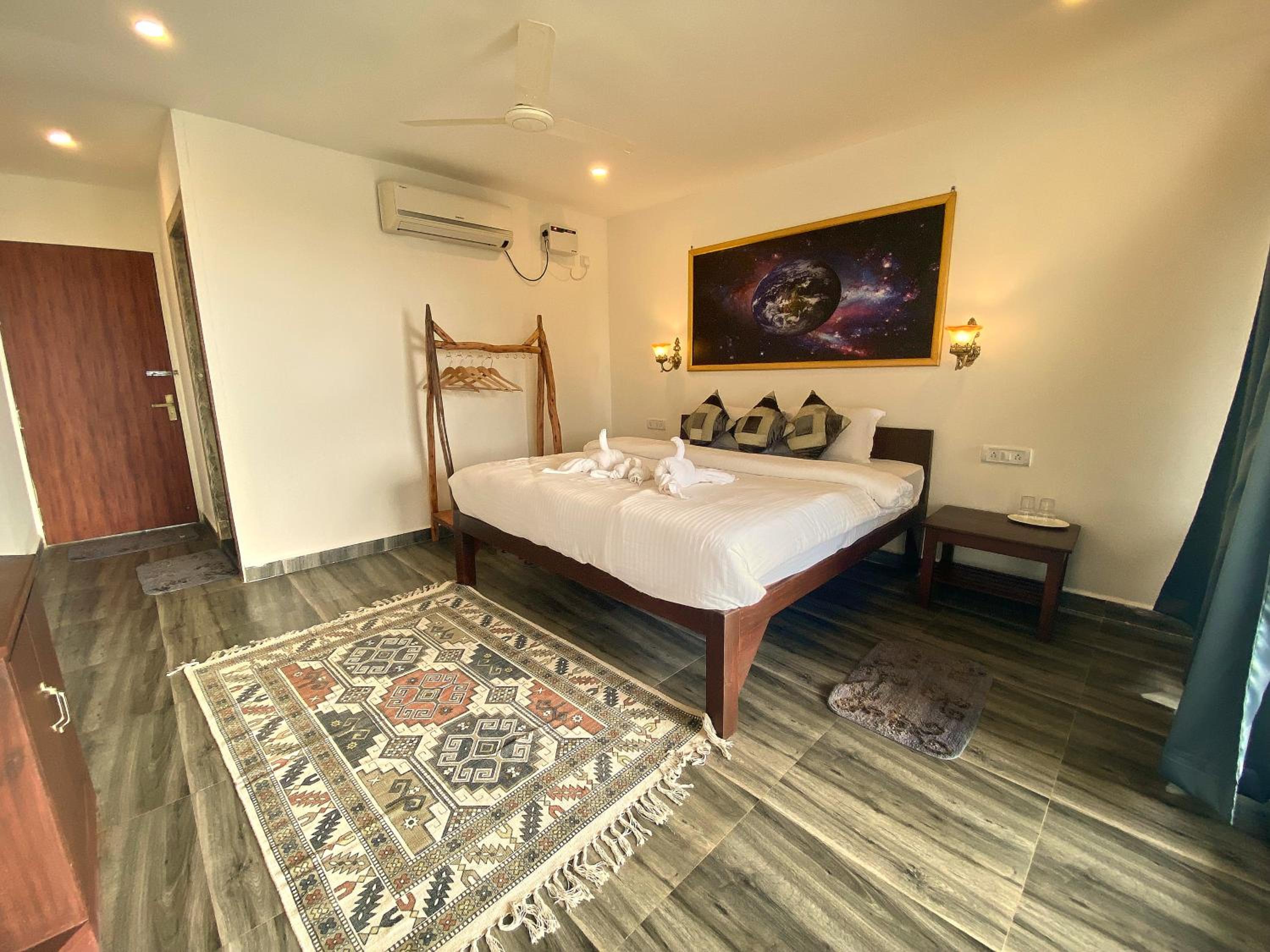 Deluxe Double Room with Balcony and Sea View photo 2