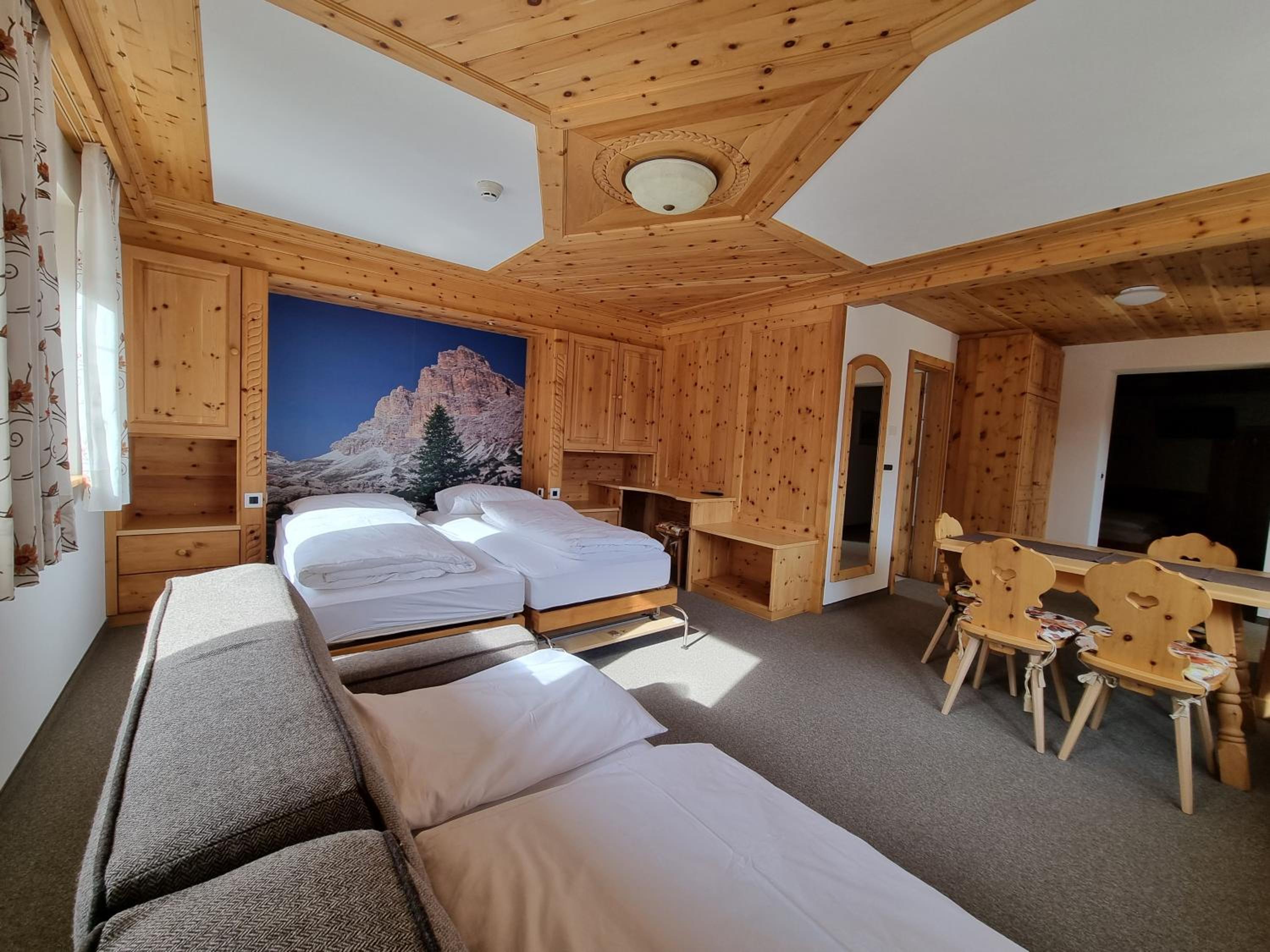 Deluxe Quadruple Room photo 1