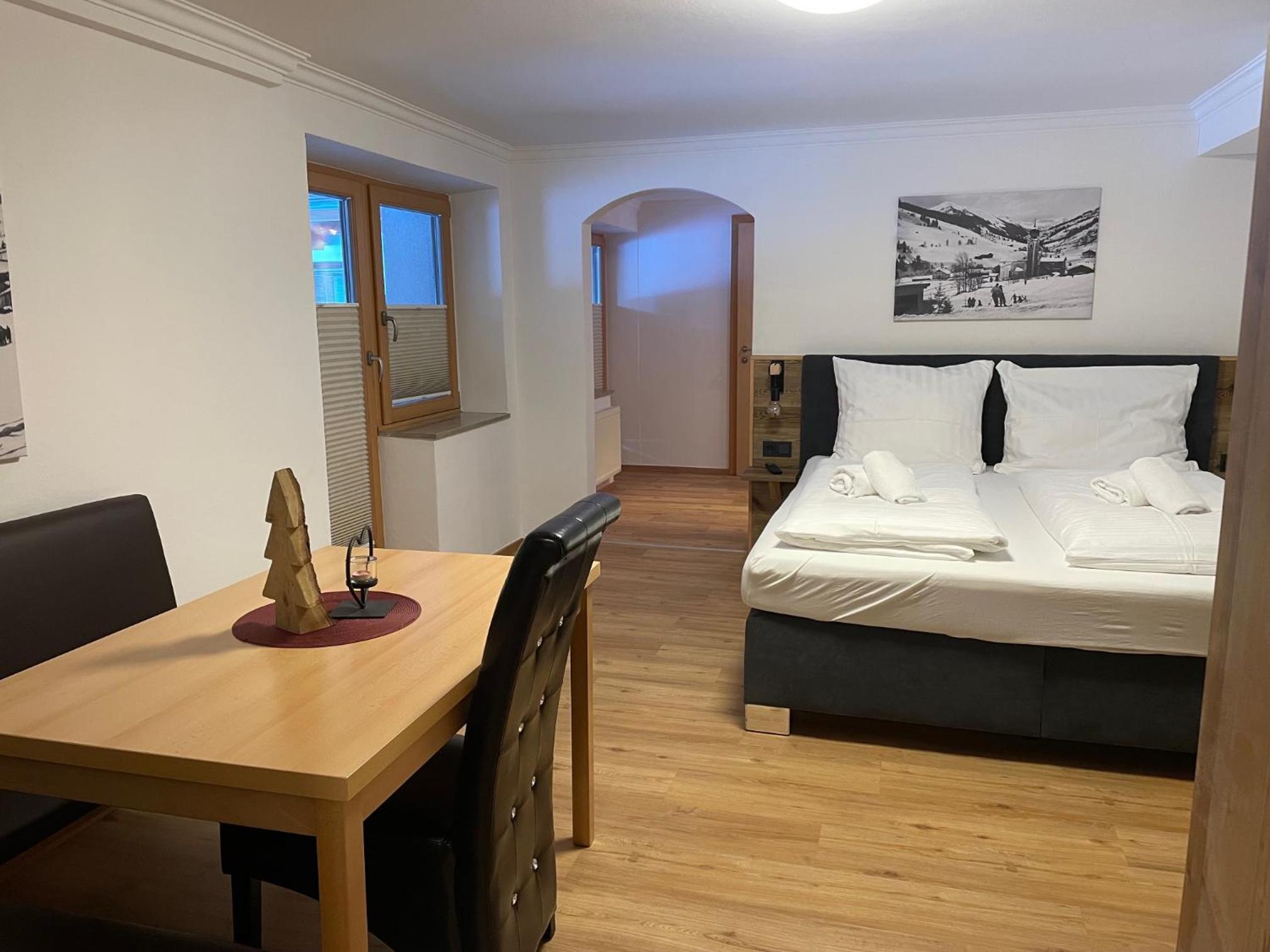 One-Bedroom Apartment with Terrace photo 1