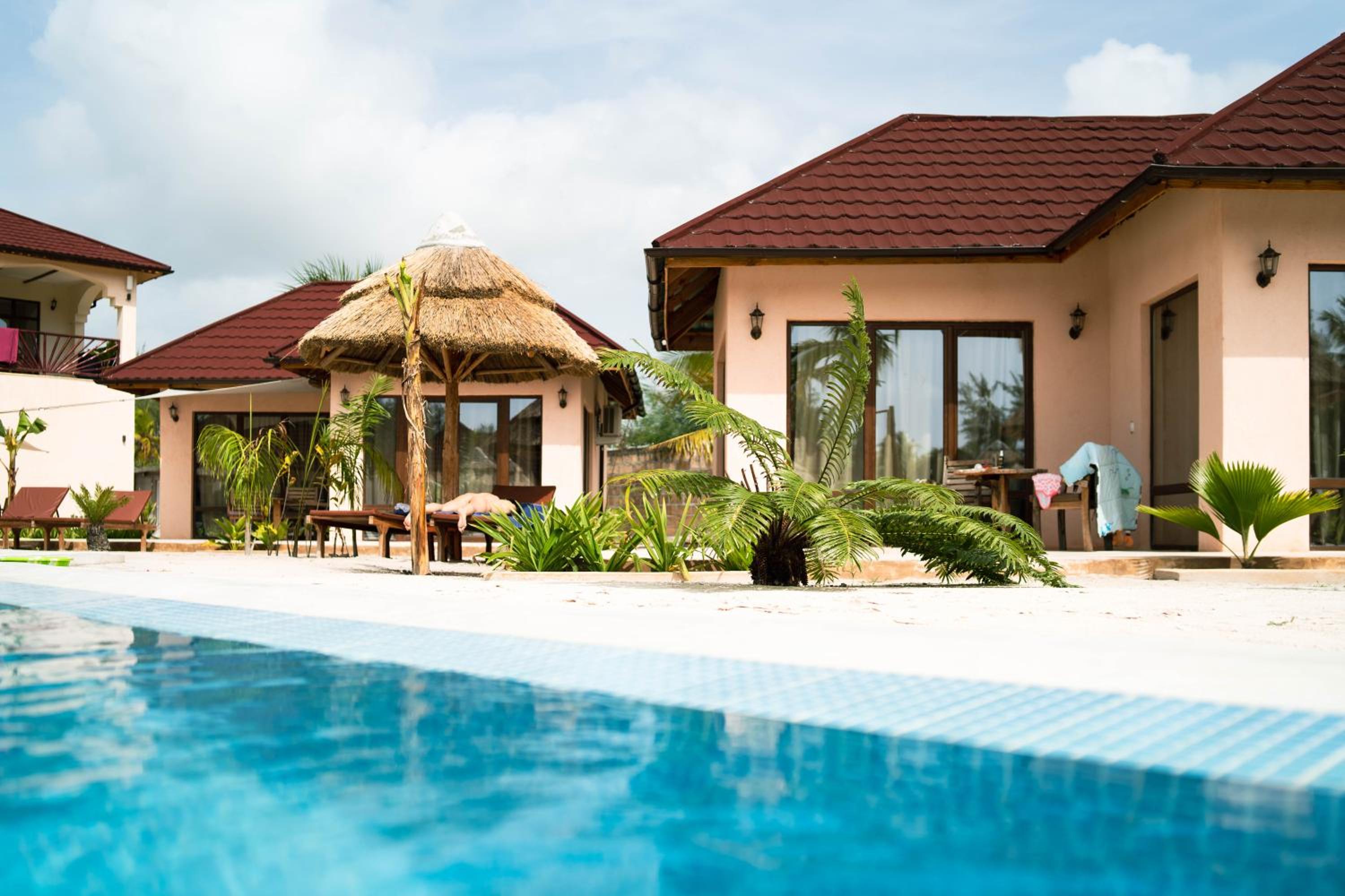 Suite with Pool View - Photo 5