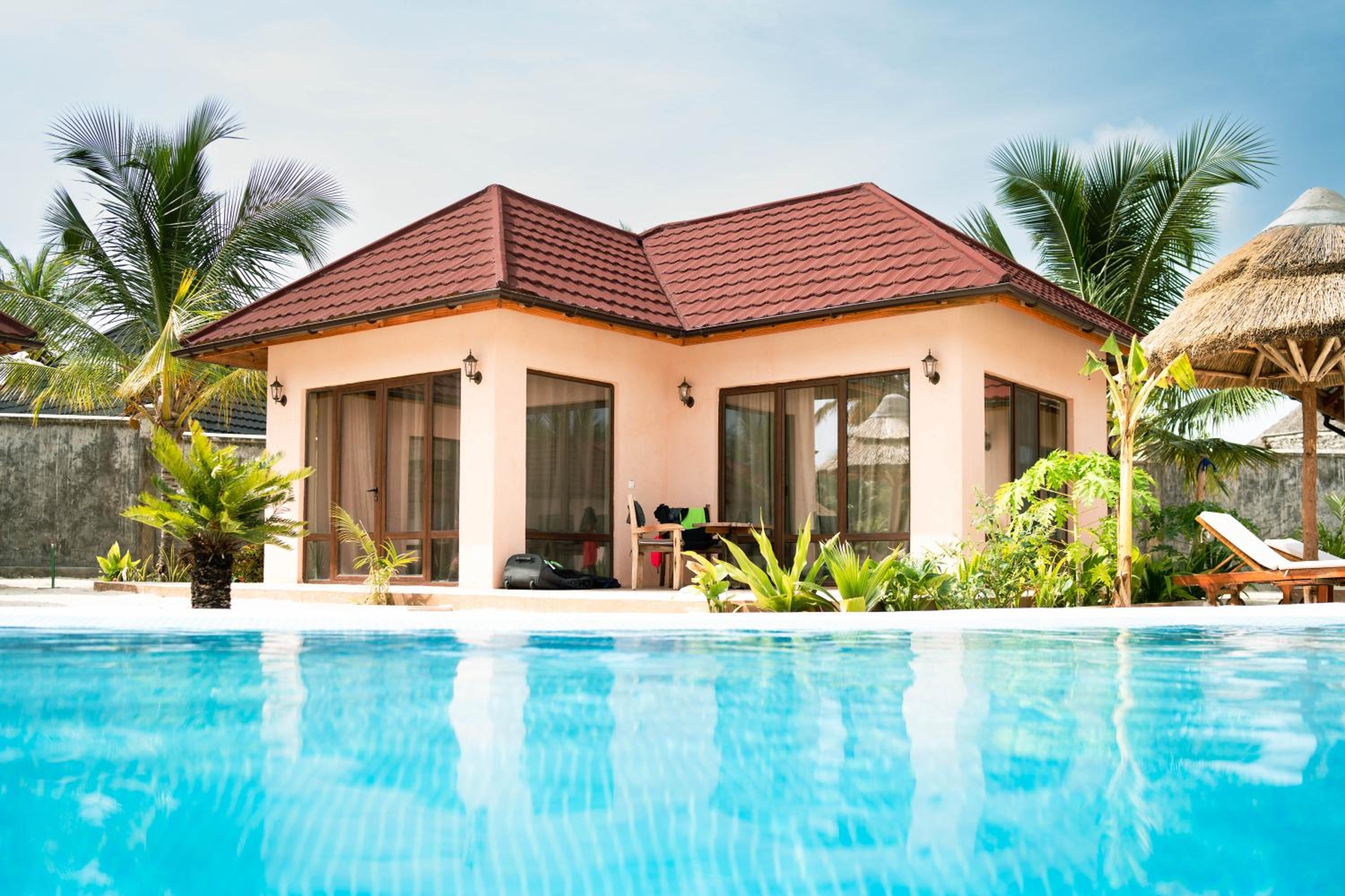Suite with Pool View - Photo 7