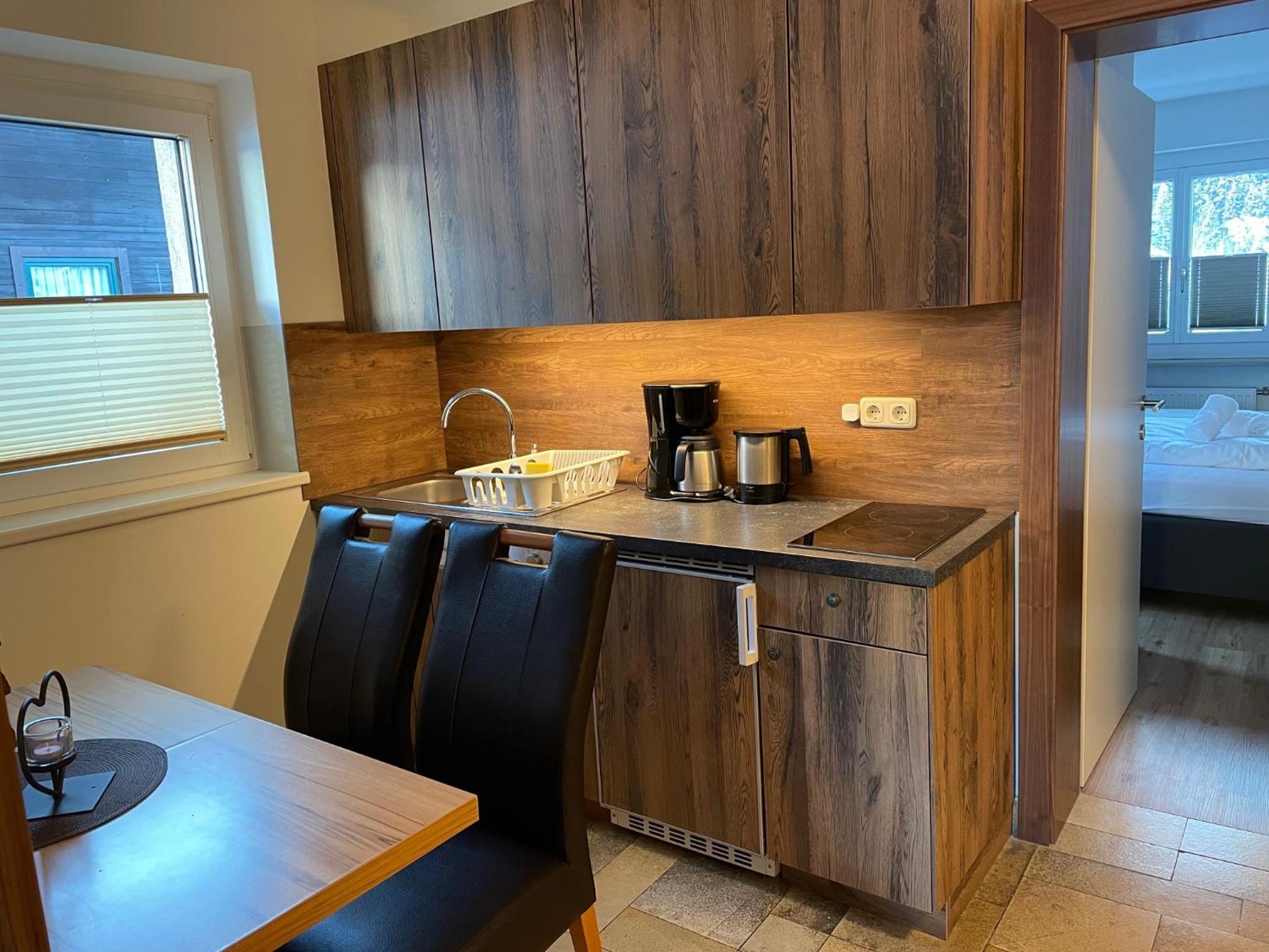 Three-Bedroom Apartment with Balcony photo 3