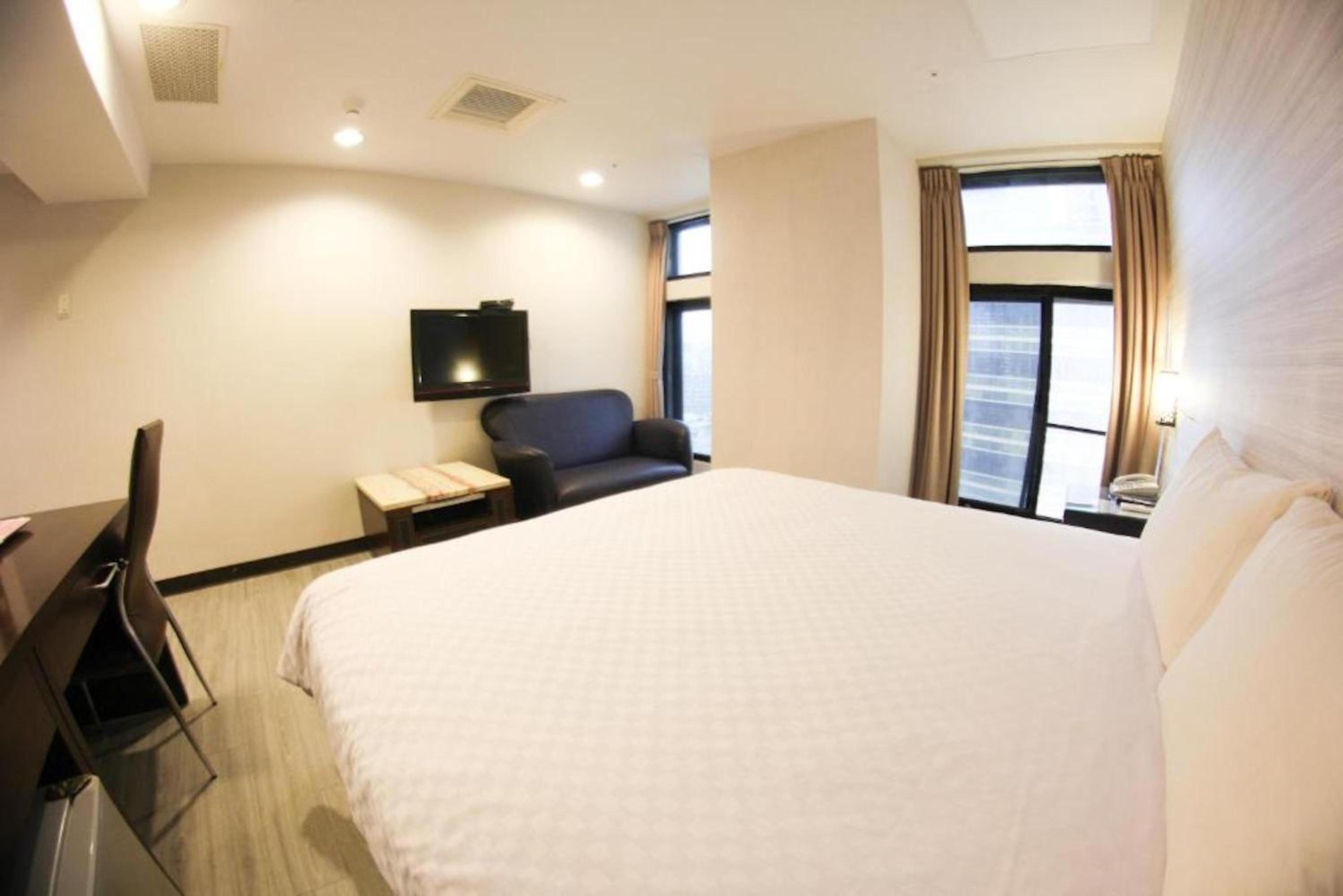 Standard Double Room No View - Photo 23